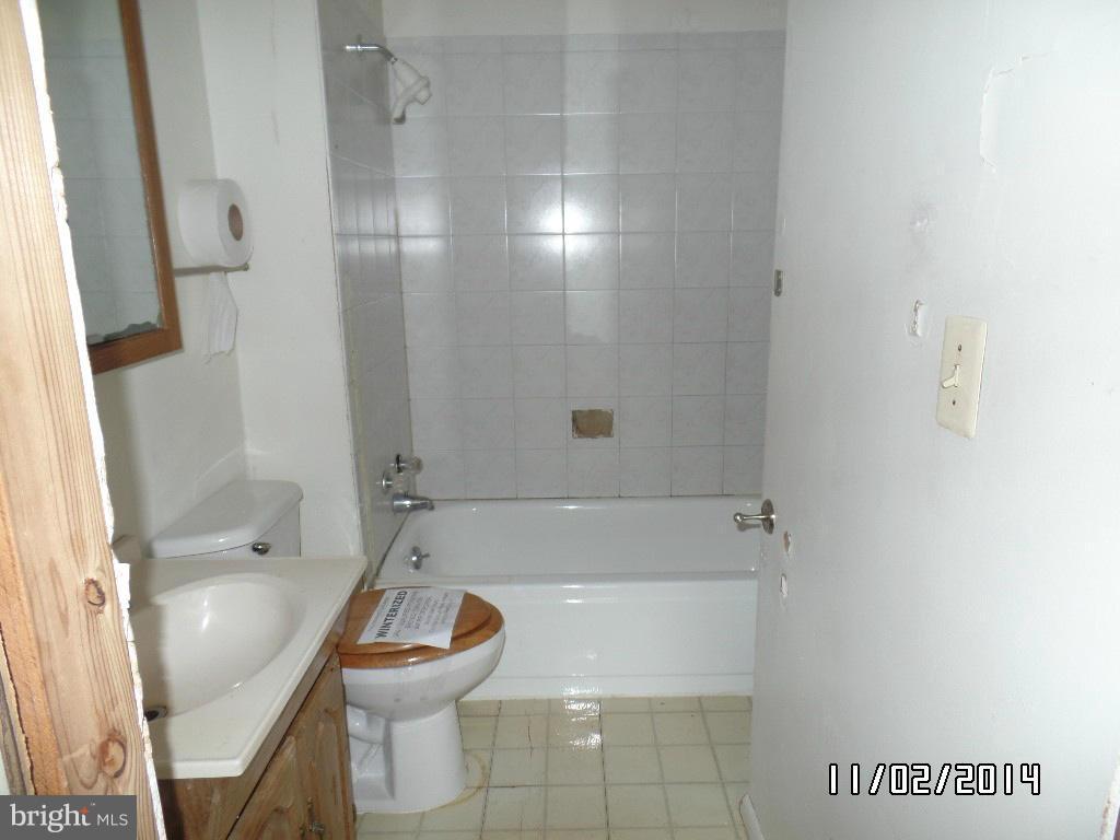 CATONSVILLE MANOR - Residential