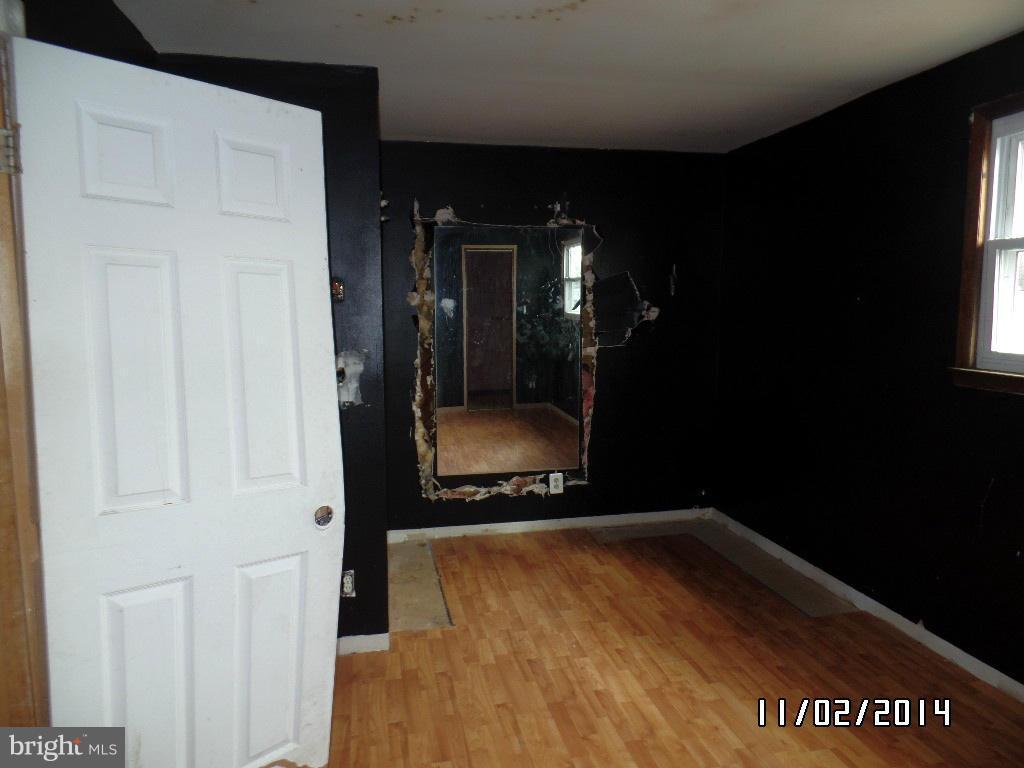 CATONSVILLE MANOR - Residential