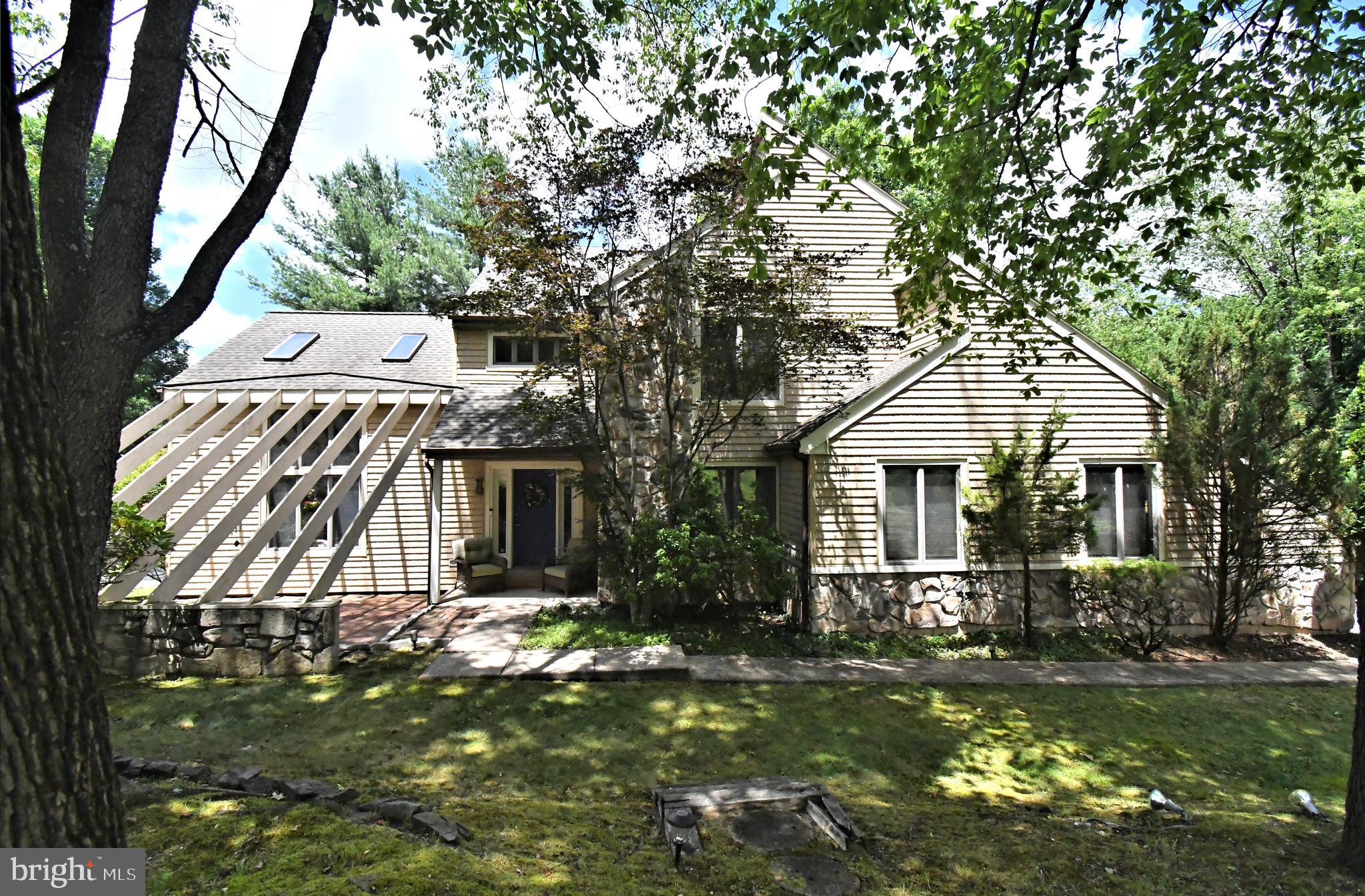 22 WYCHWOOD LANE
