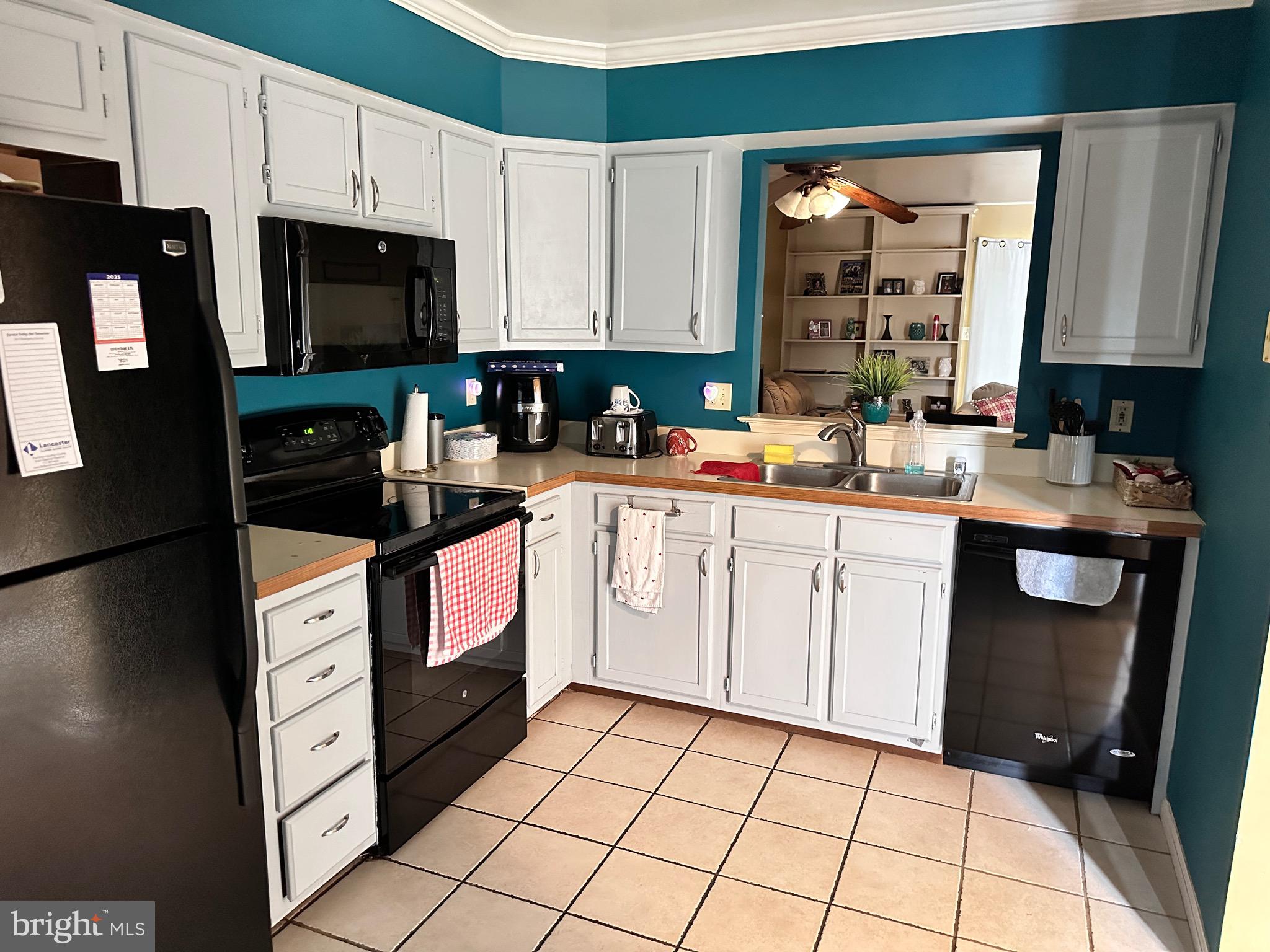 GRANDVIEW CHASE - Residential