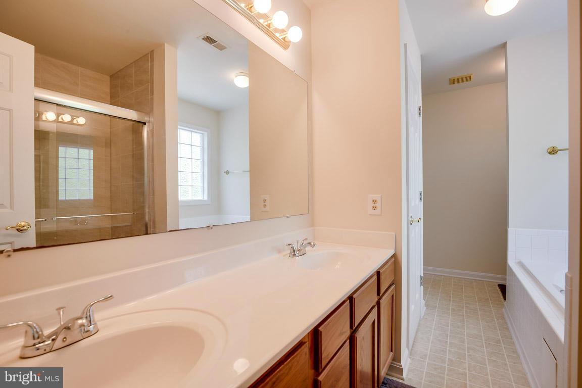 KINGSWOOD - Residential