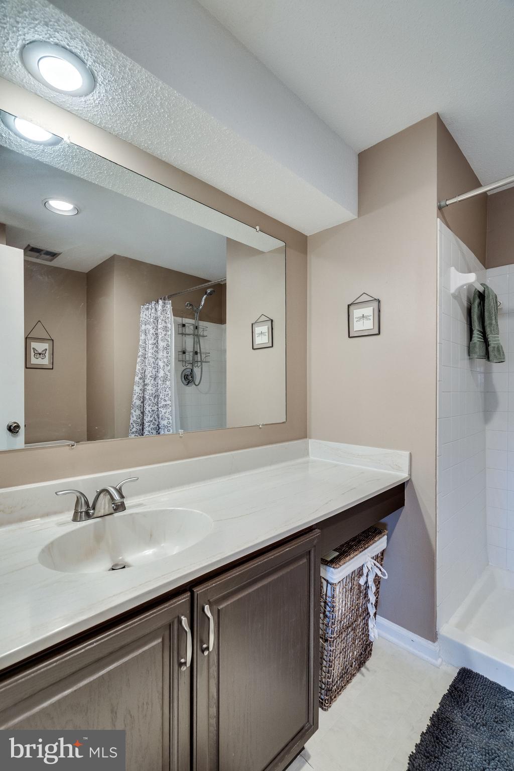 CAMERON KNOLLS - Residential