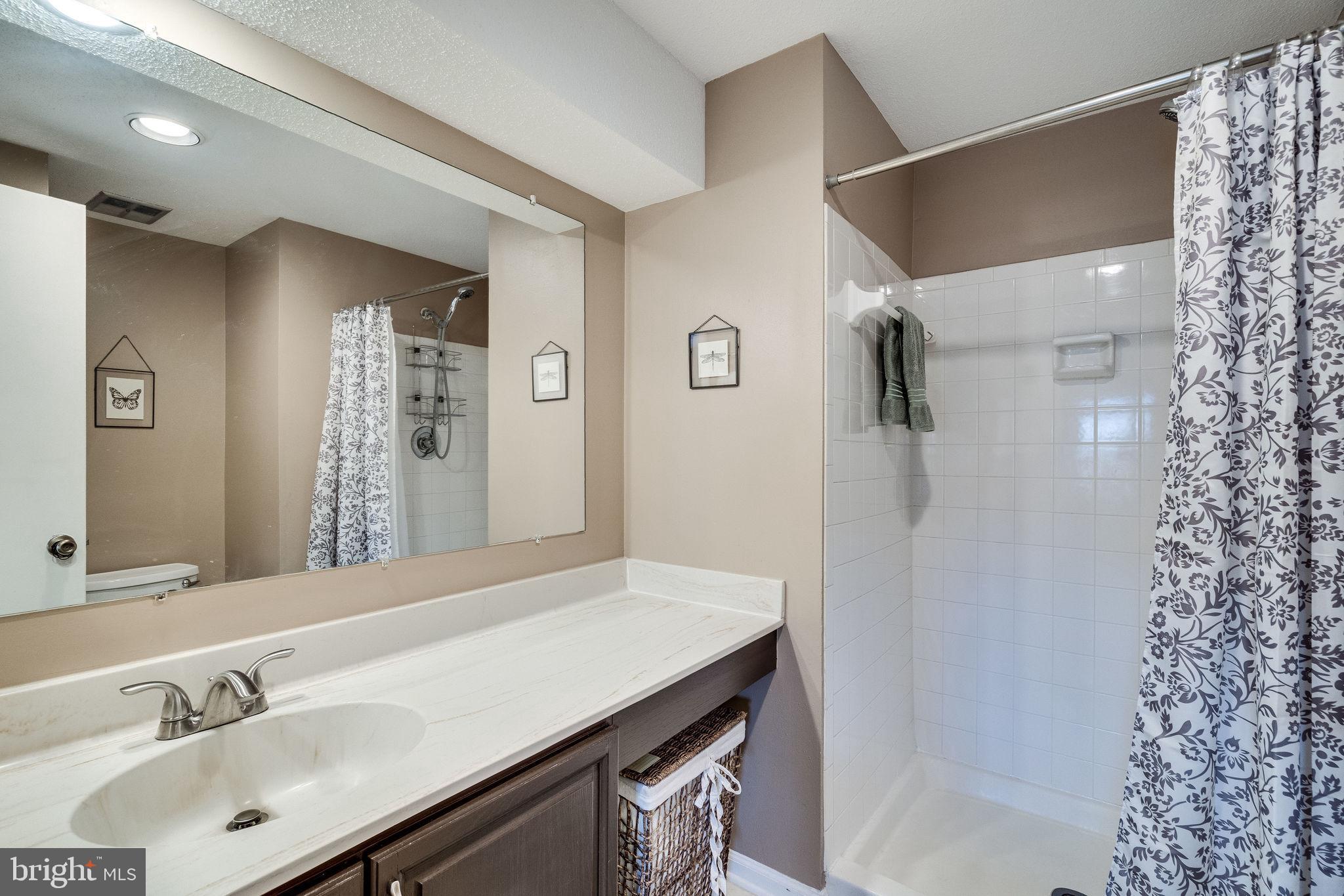 CAMERON KNOLLS - Residential