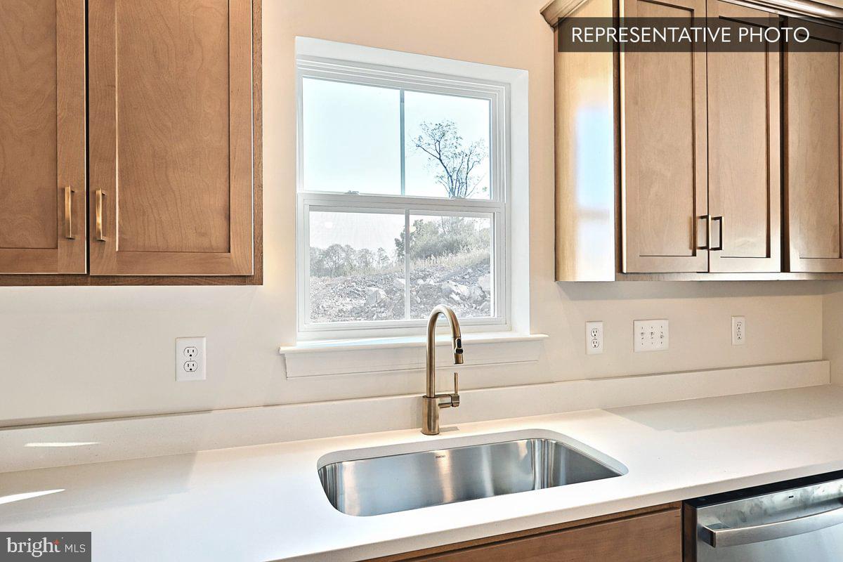 MEADOWBROOK - Residential
