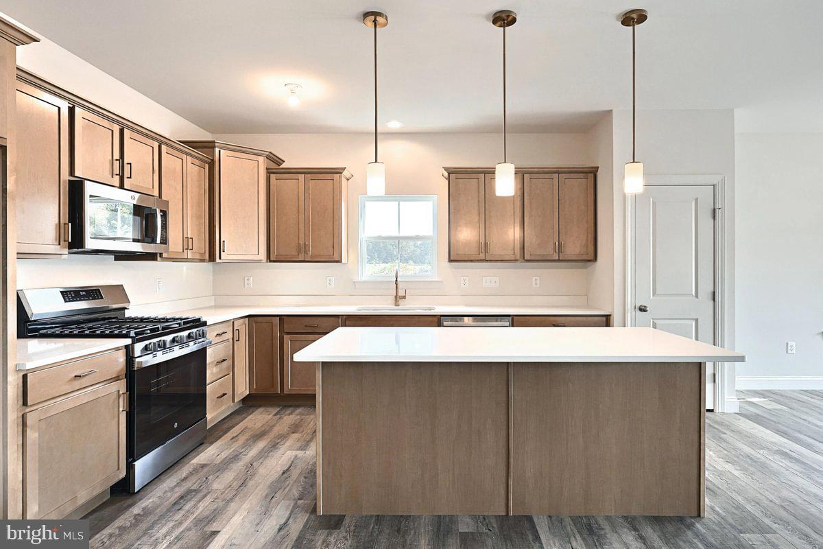 MEADOWBROOK - Residential