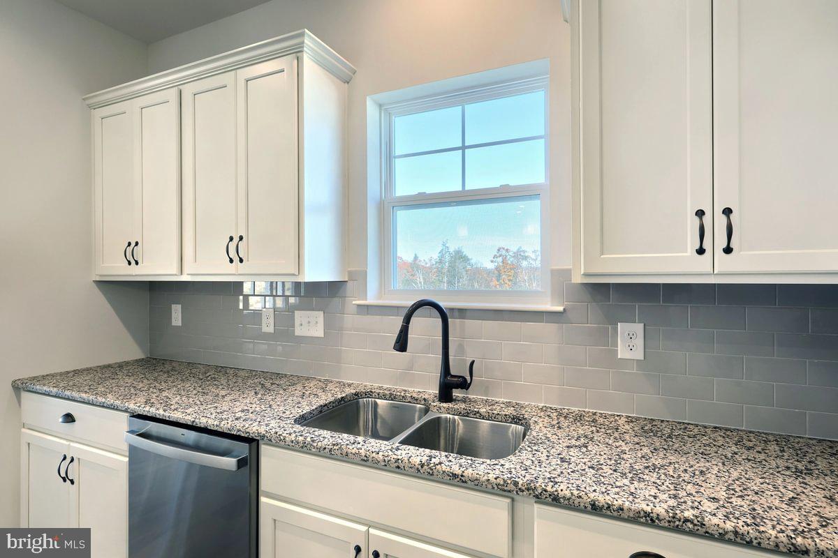 MEADOWBROOK - Residential