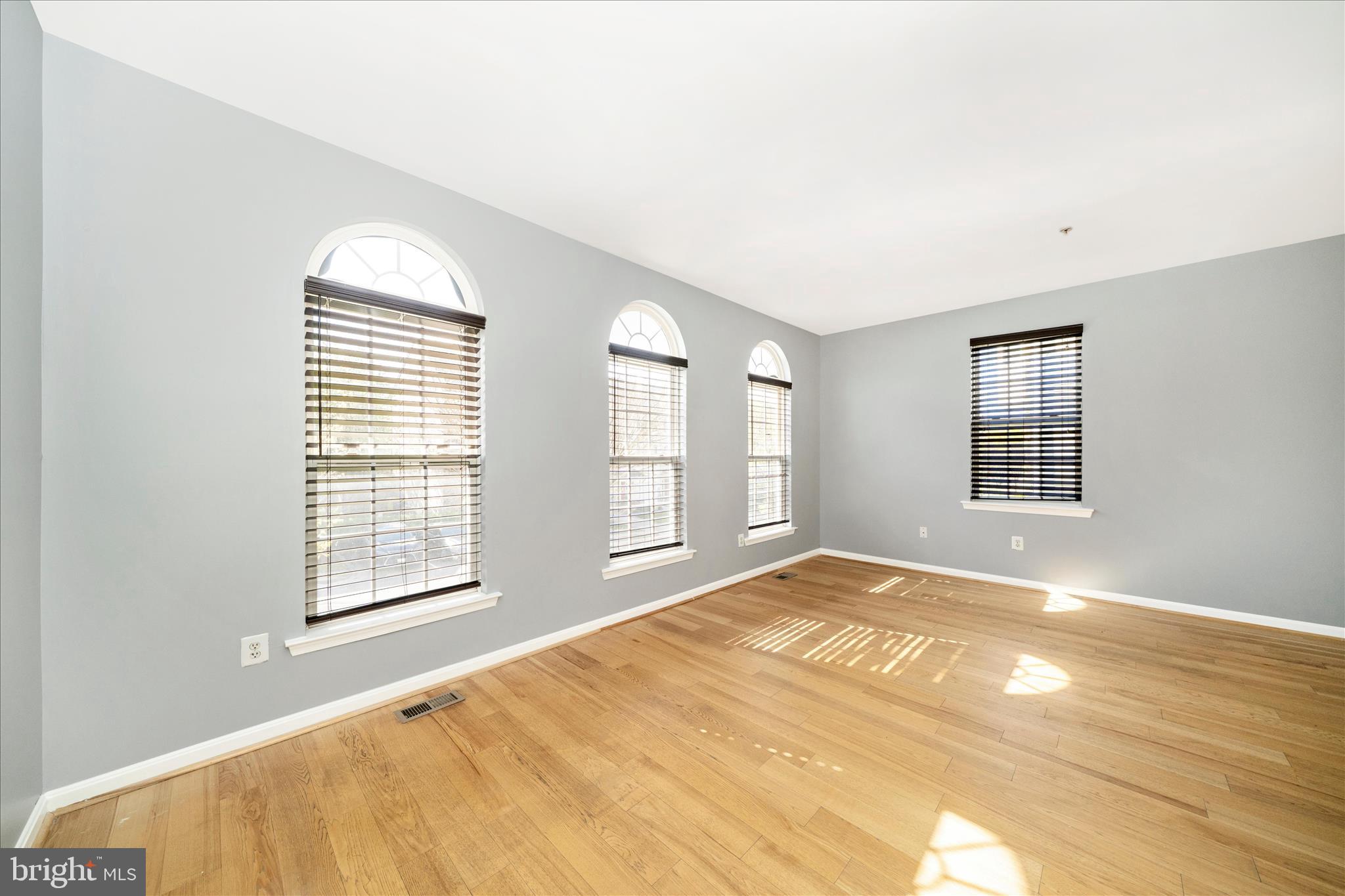 RUSSETT - Residential