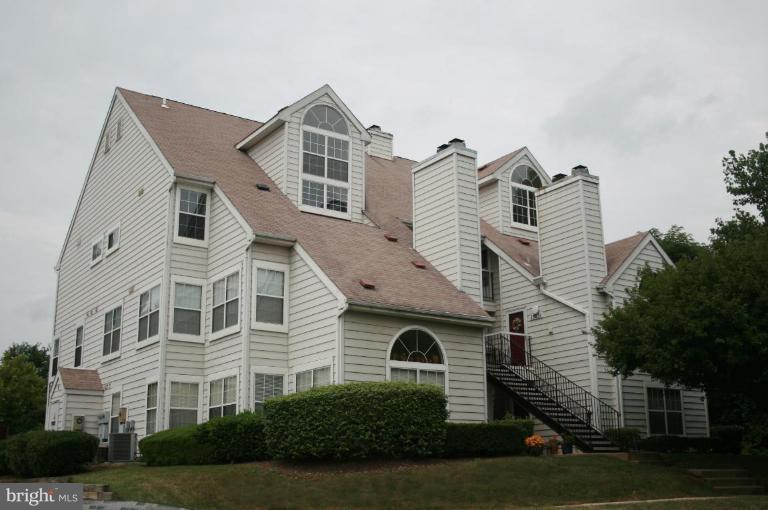 Turn-Key main level condo ready for occupancy! Convenient to everything and provides an open light filled floor plan w/ living room, dining room, updated kitchen w/ new appliances & breakfast bar, master bedroom w/ private bath, patio & washer & dryer! Application in view documents!