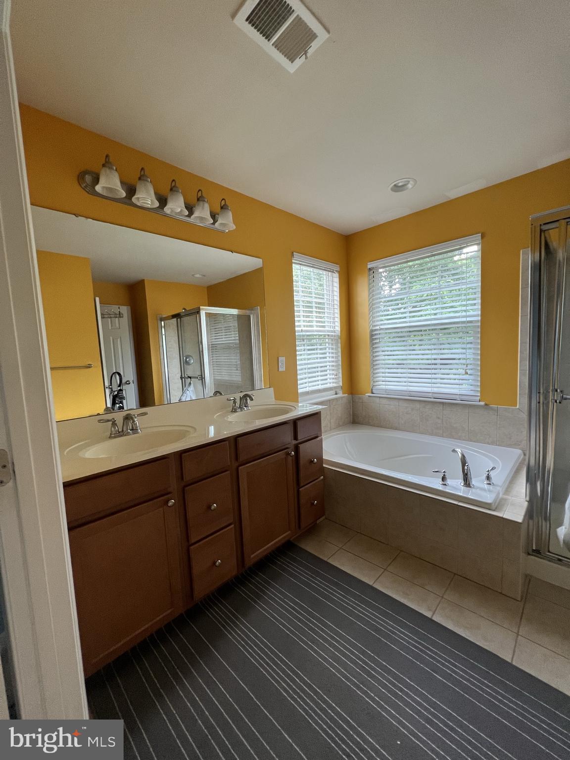 TAYLOR VILLAGE - Residential Lease