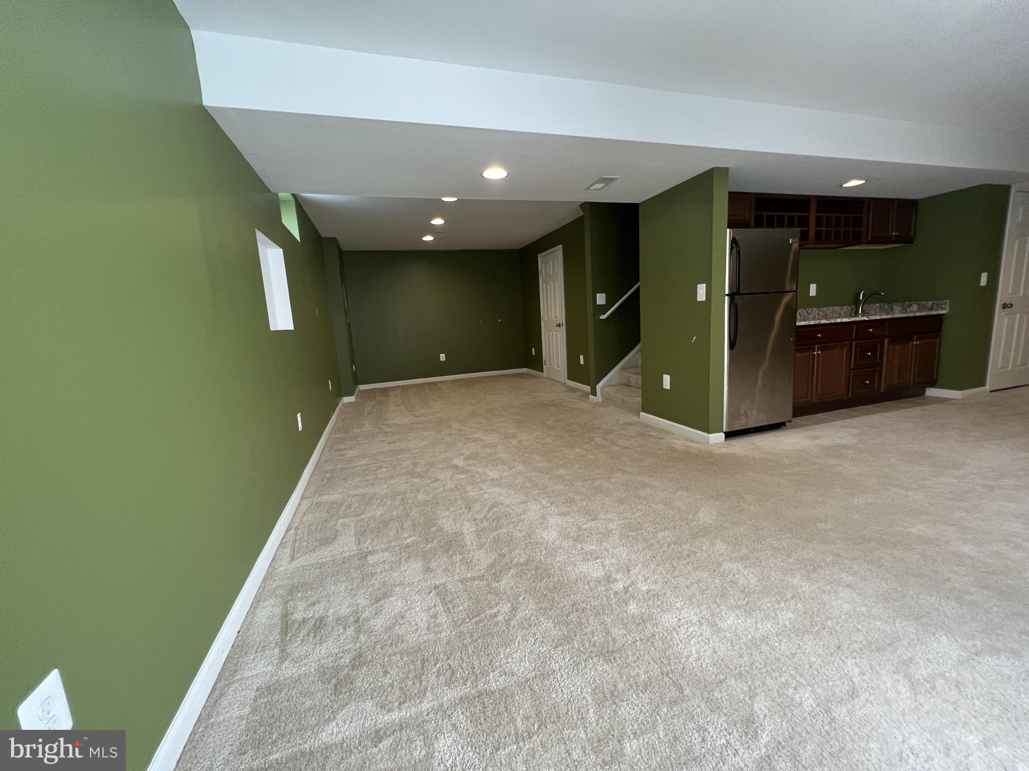 TAYLOR VILLAGE - Residential Lease