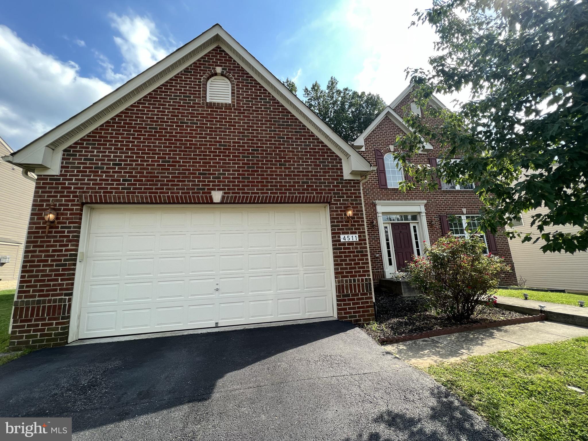 TAYLOR VILLAGE - Residential Lease