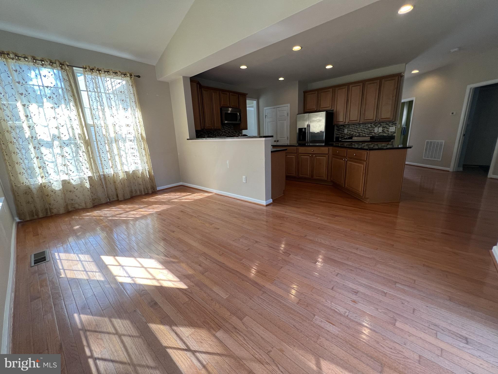 TAYLOR VILLAGE - Residential Lease