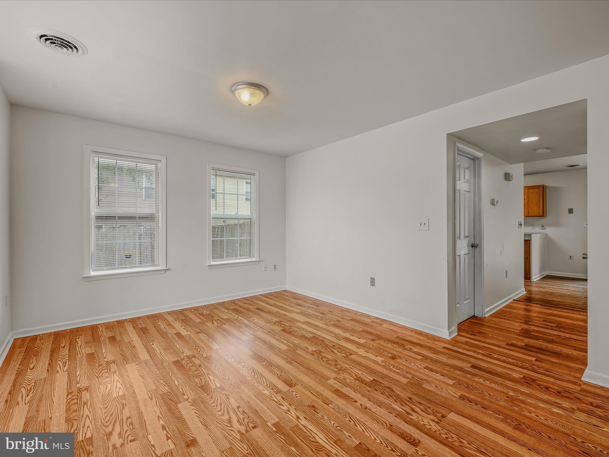 GEORGETOWN SQUARE - Residential