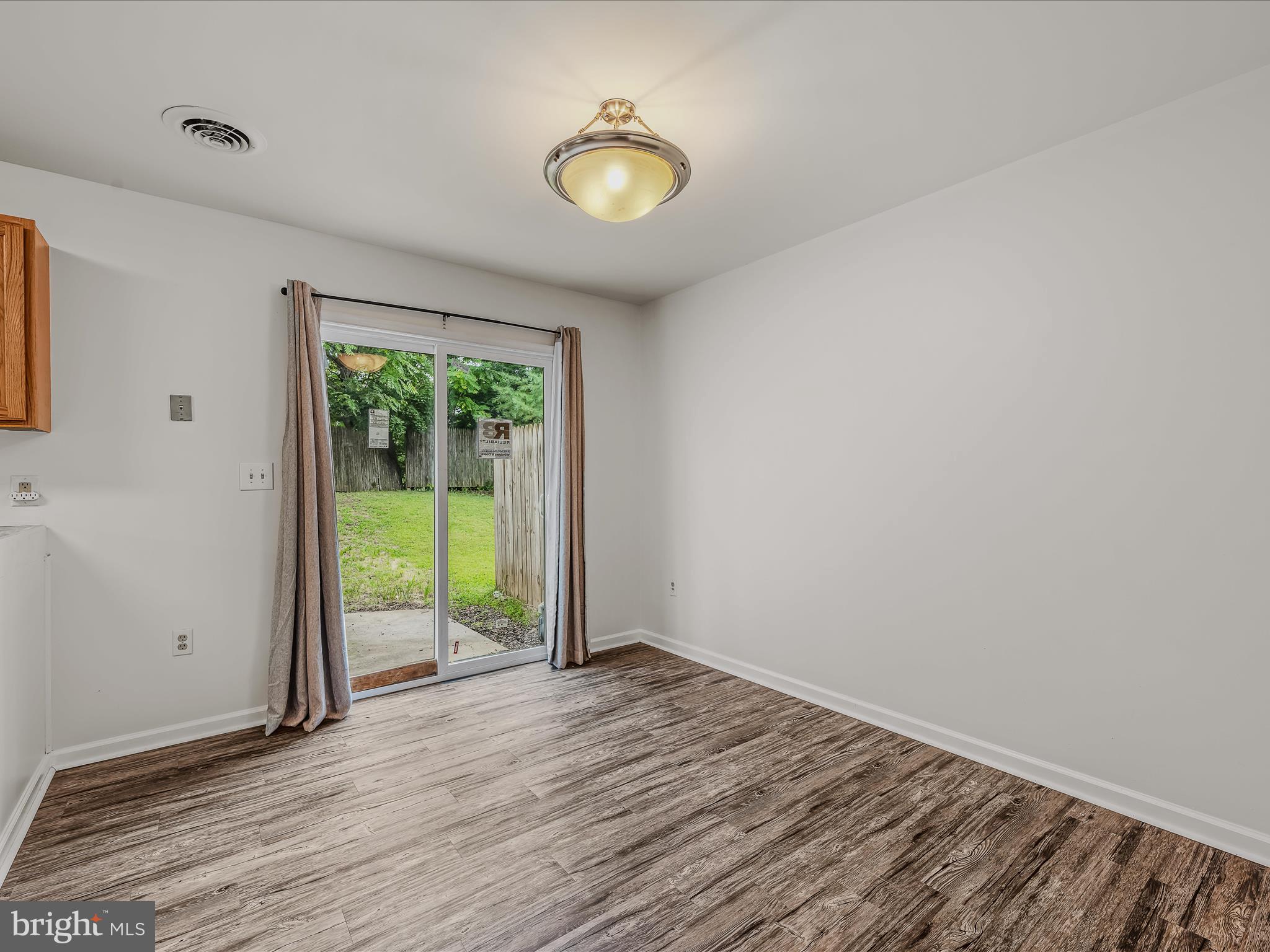 GEORGETOWN SQUARE - Residential