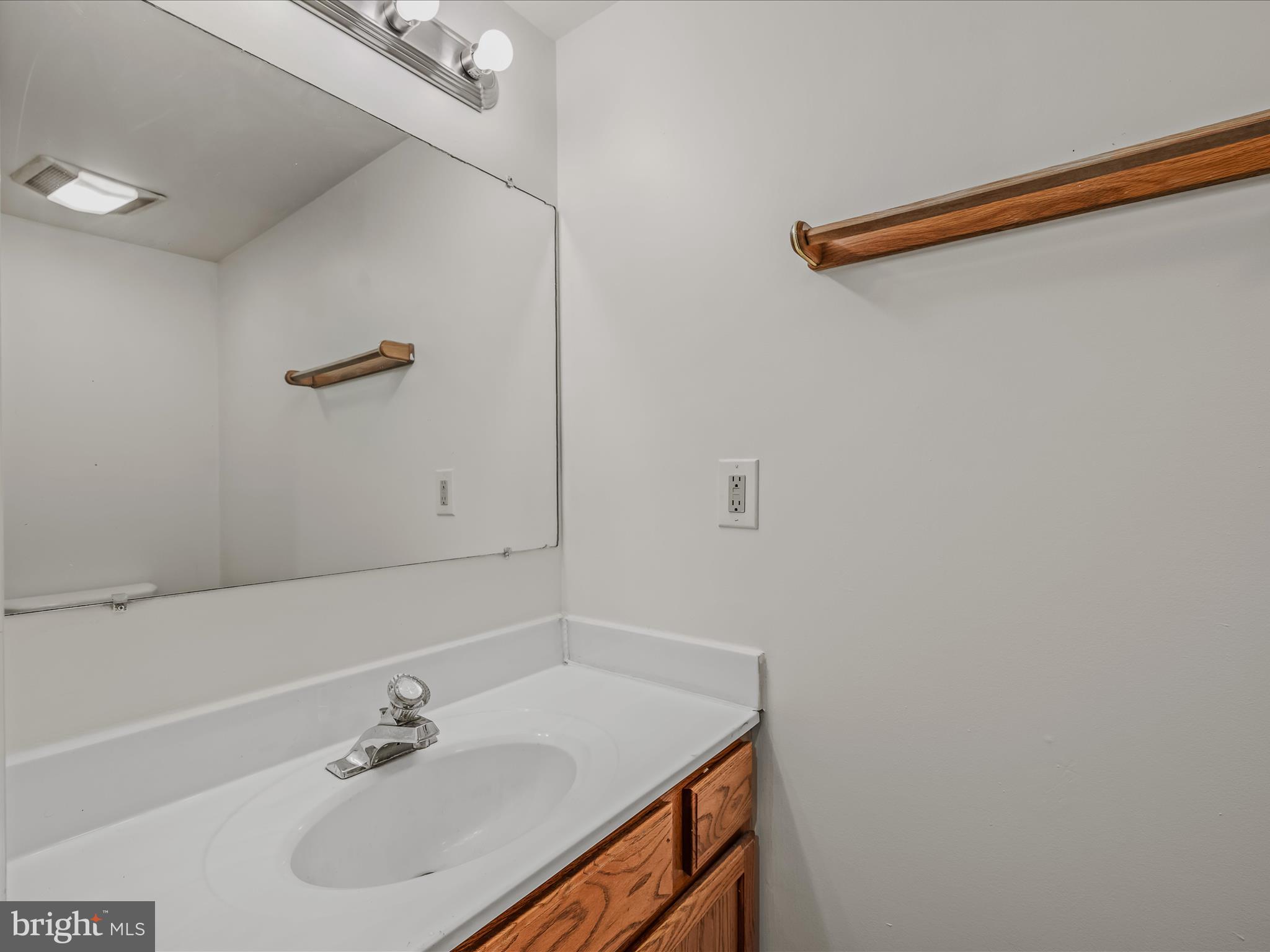 GEORGETOWN SQUARE - Residential