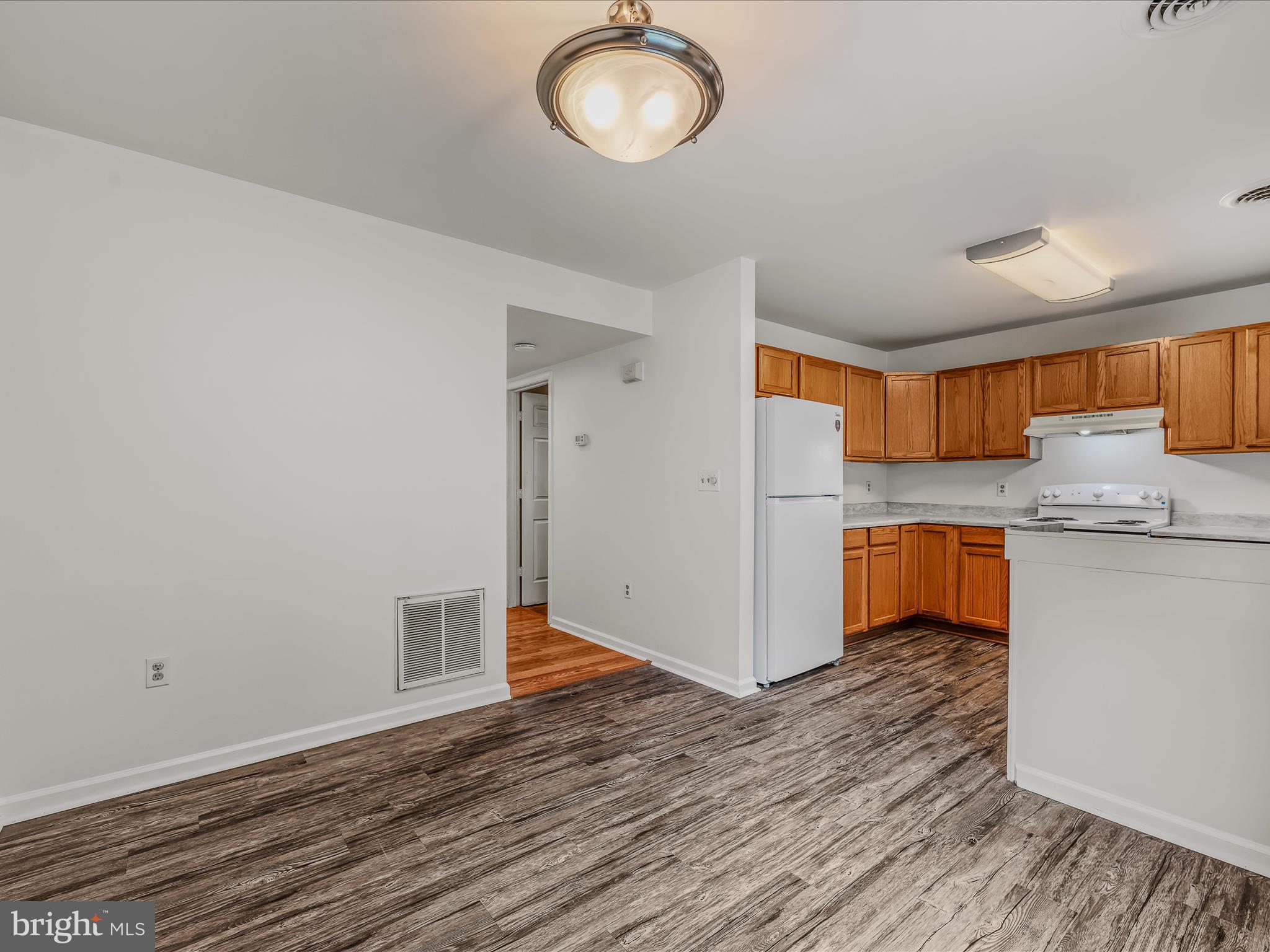 GEORGETOWN SQUARE - Residential