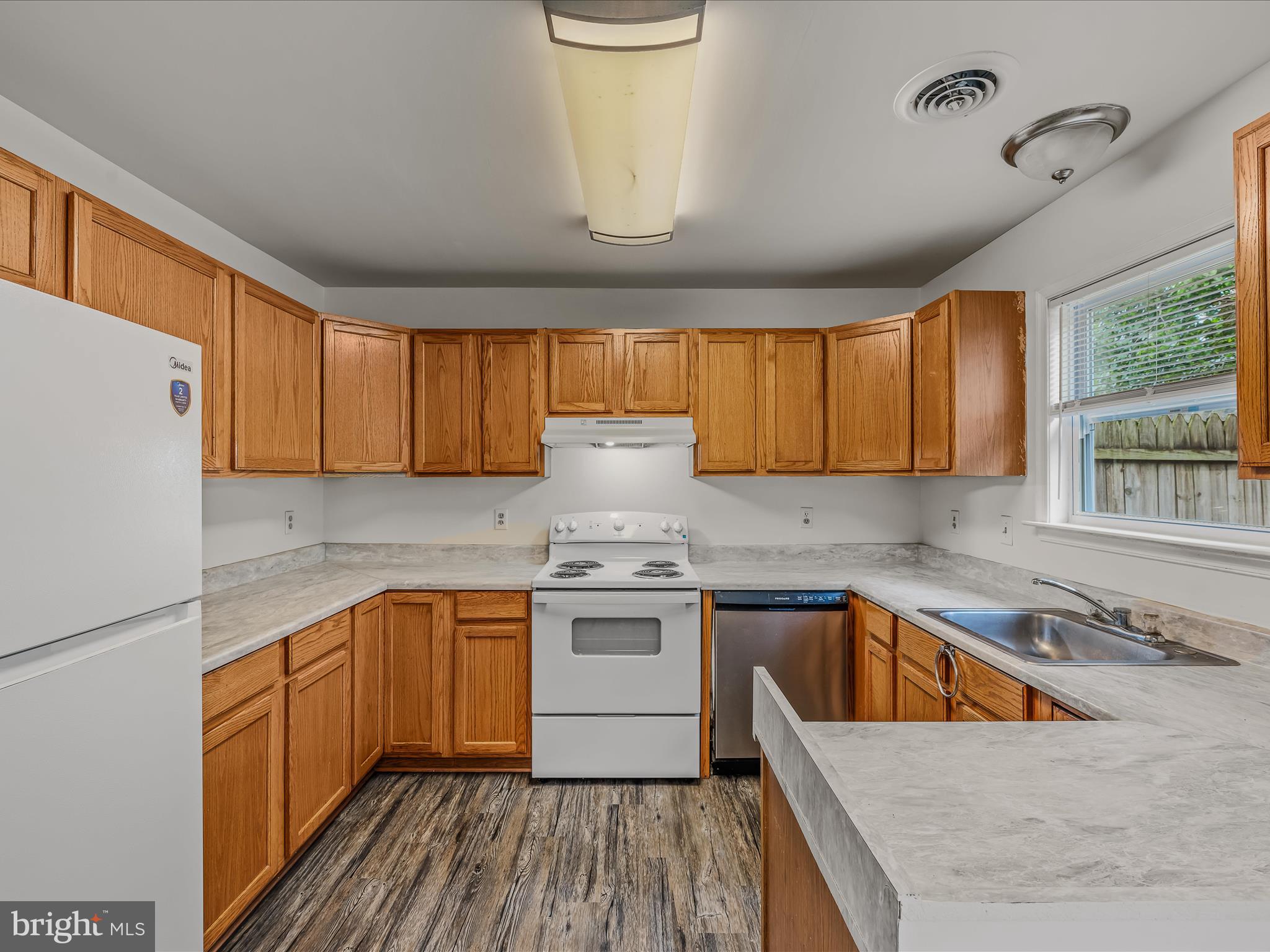 GEORGETOWN SQUARE - Residential