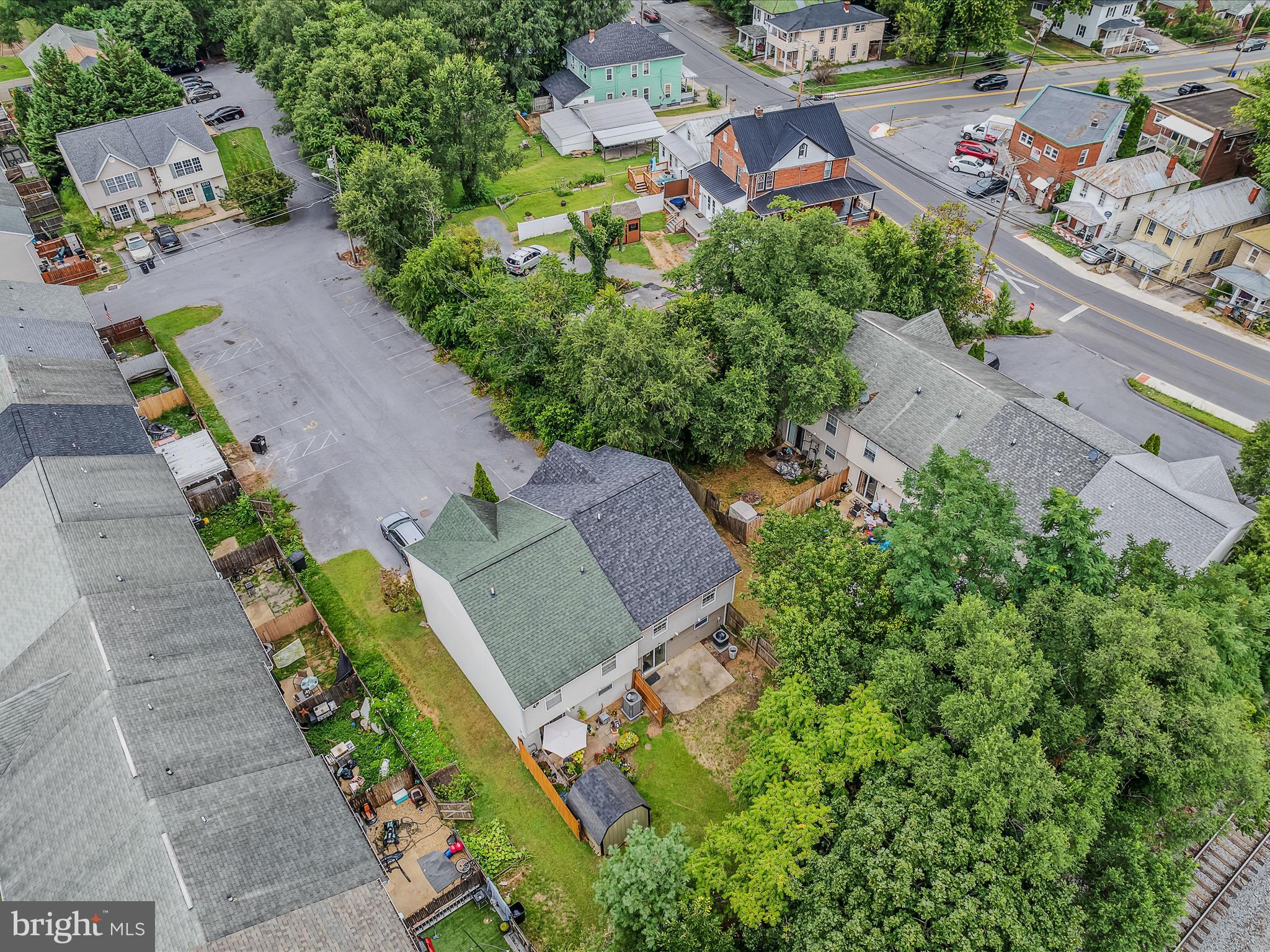 GEORGETOWN SQUARE - Residential