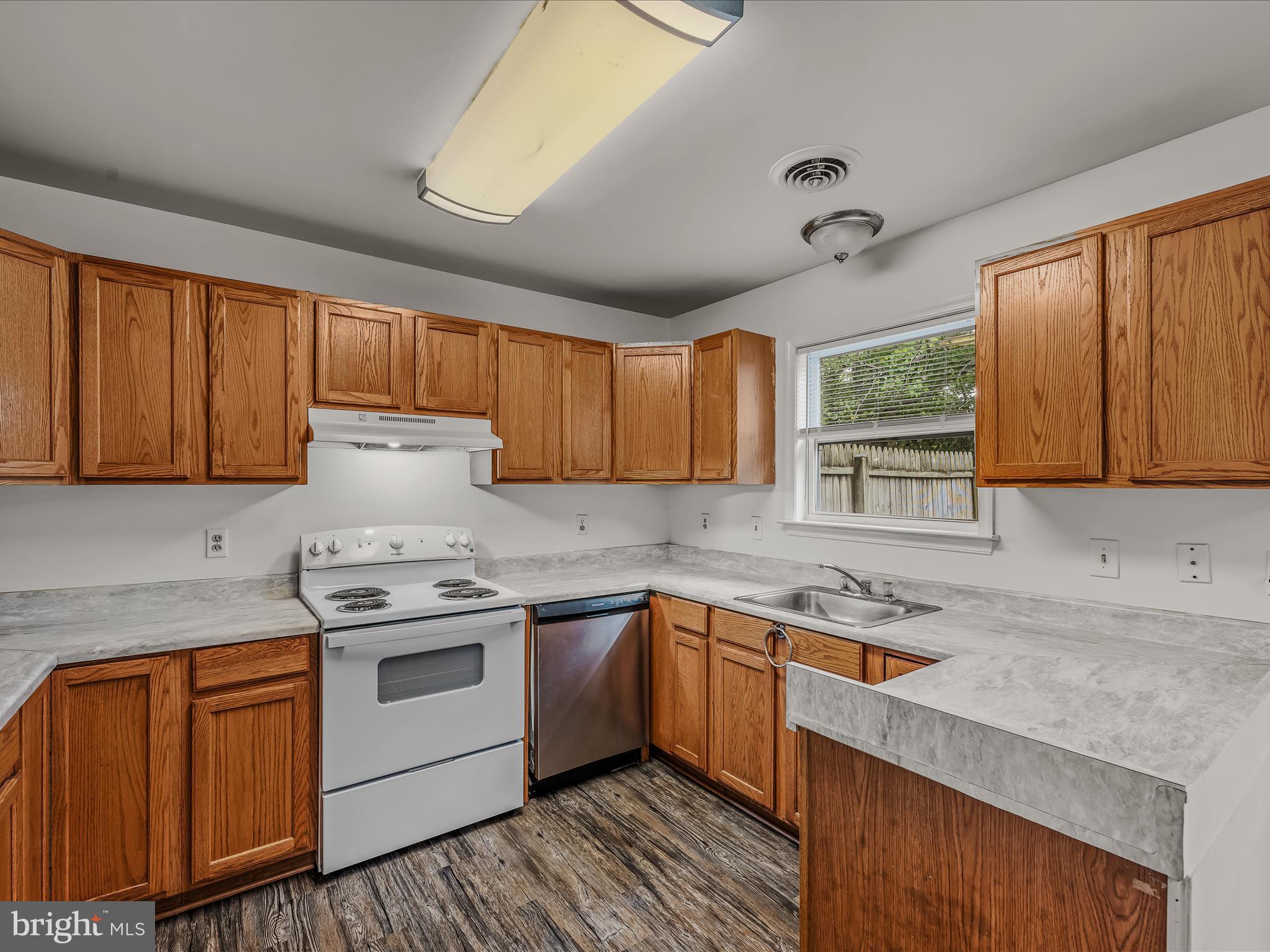 GEORGETOWN SQUARE - Residential