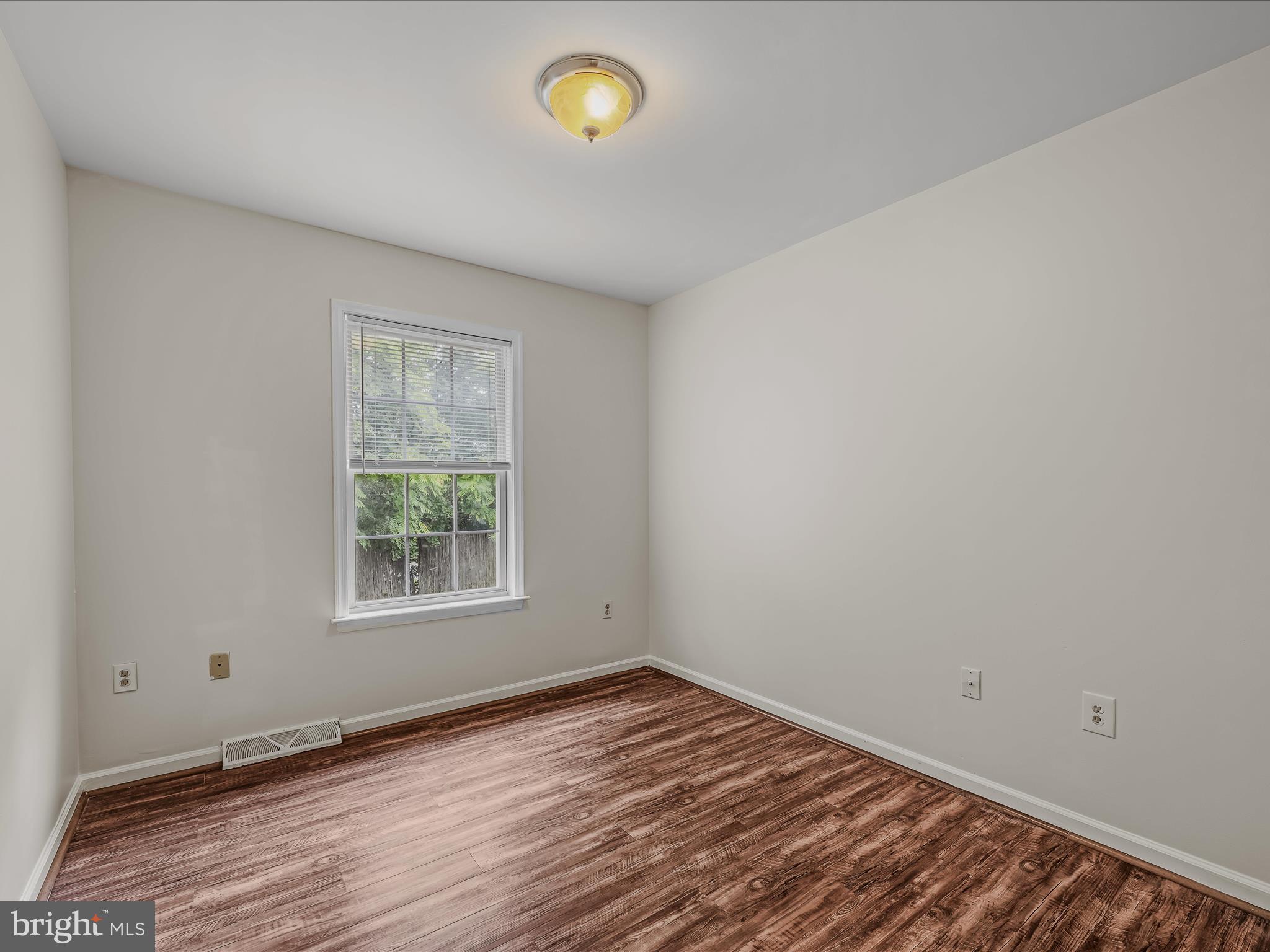 GEORGETOWN SQUARE - Residential