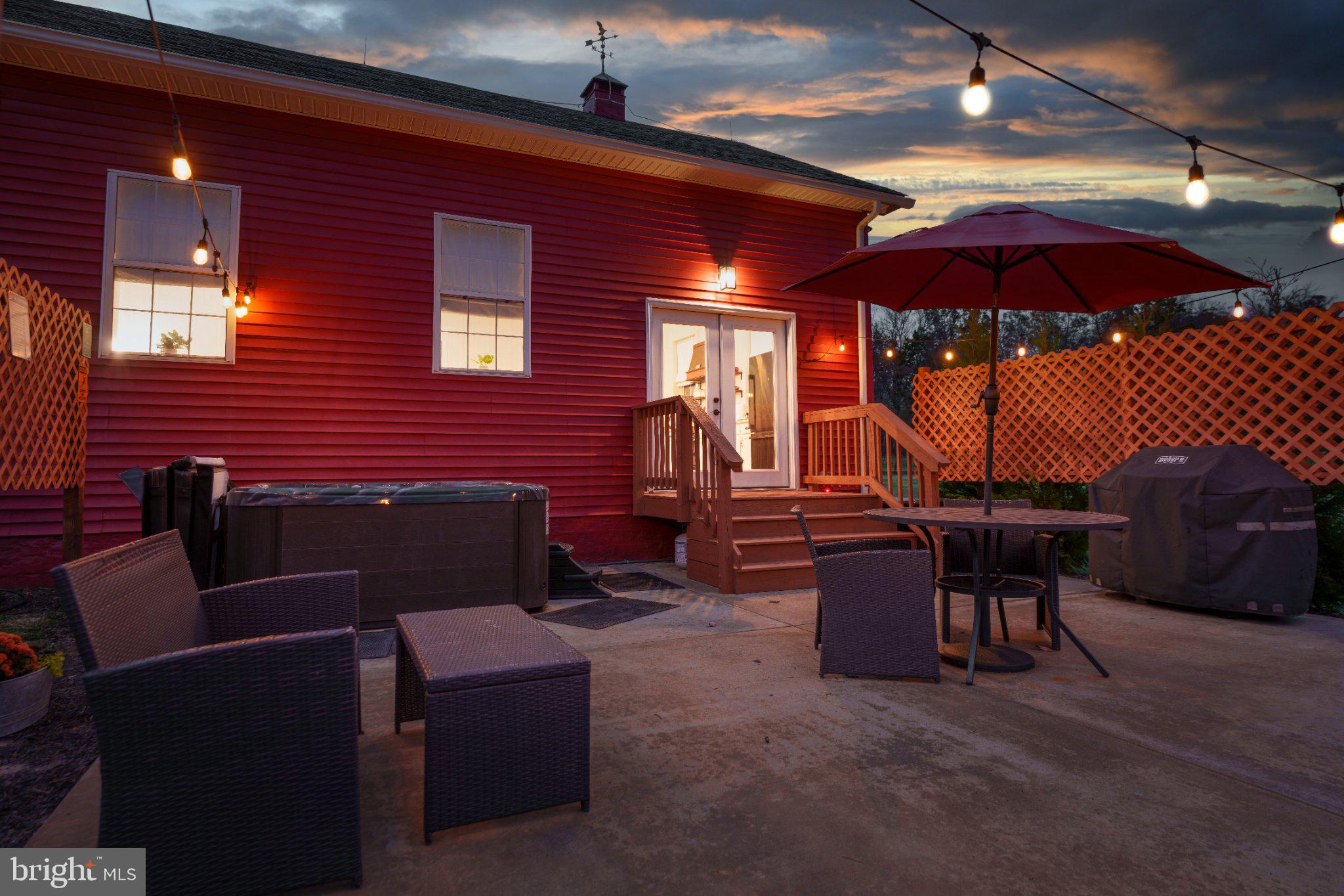1098 REYNOLDS ROAD