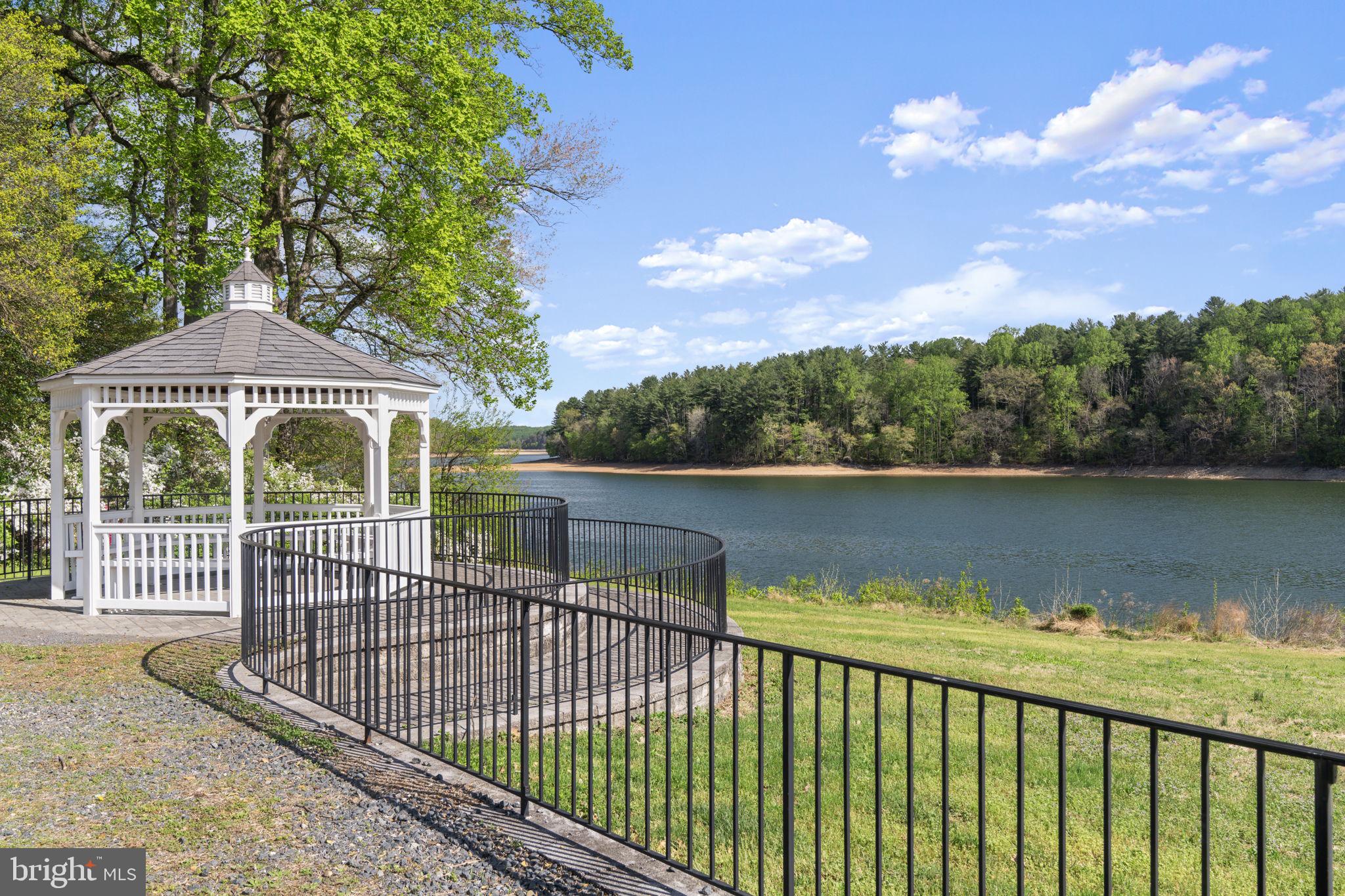 CATTAIL CREEK - Residential