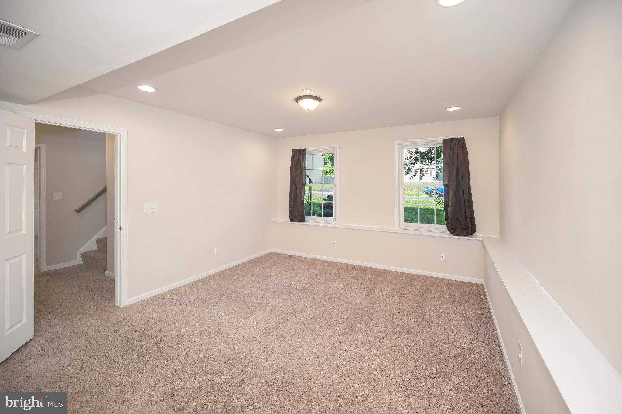 STRATFORD PLACE - Residential