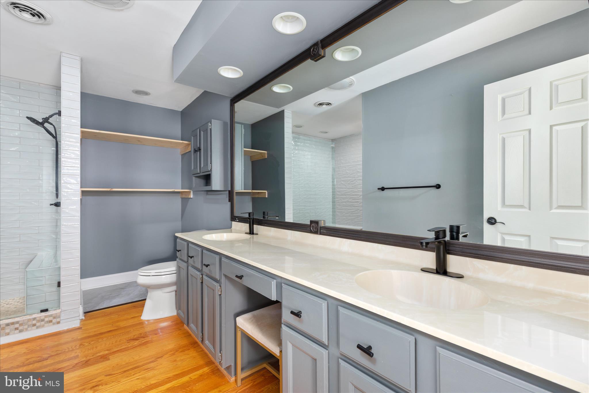 SPRING HOLLOW ESTATES - Residential