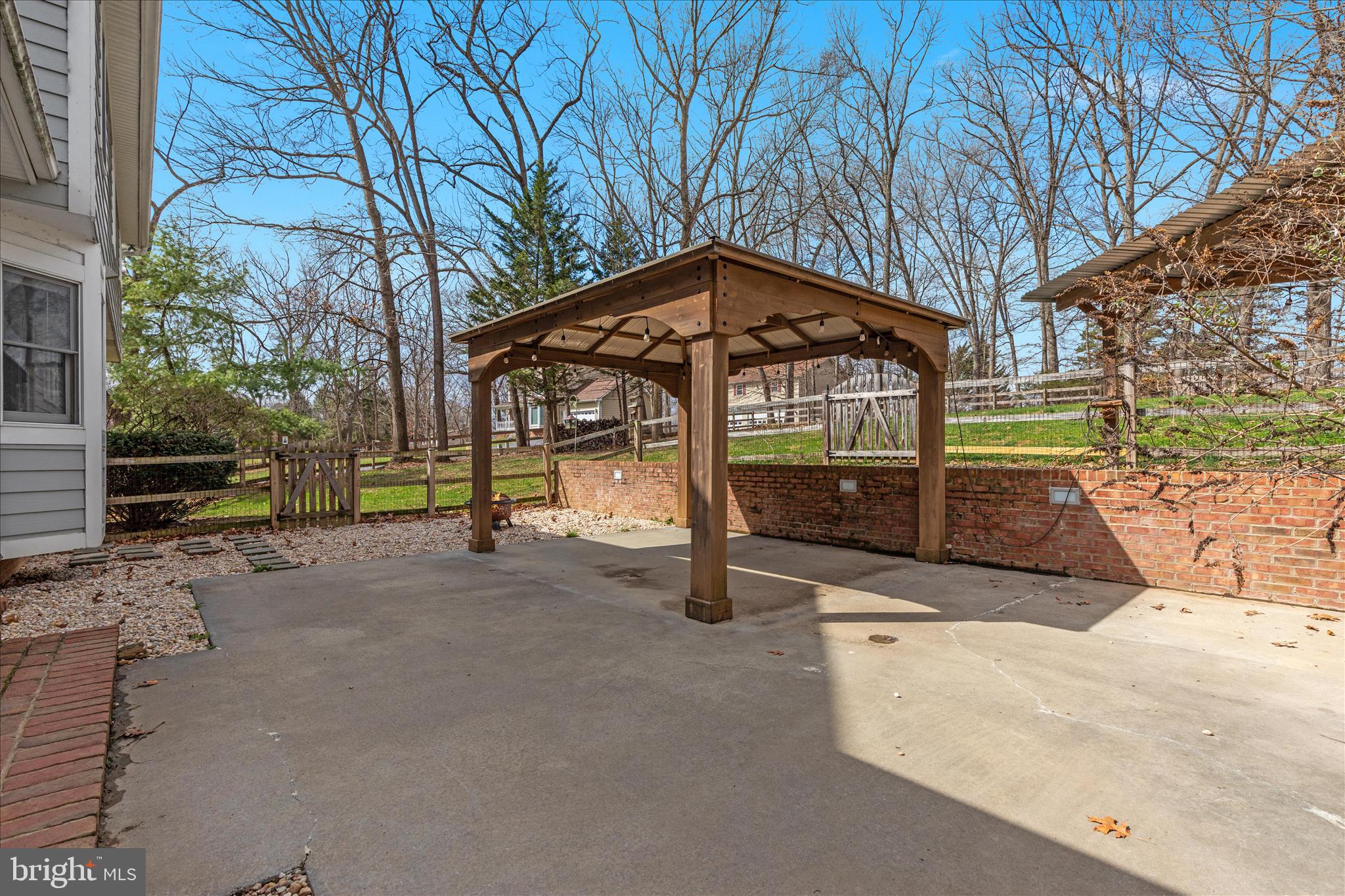 SPRING HOLLOW ESTATES - Residential