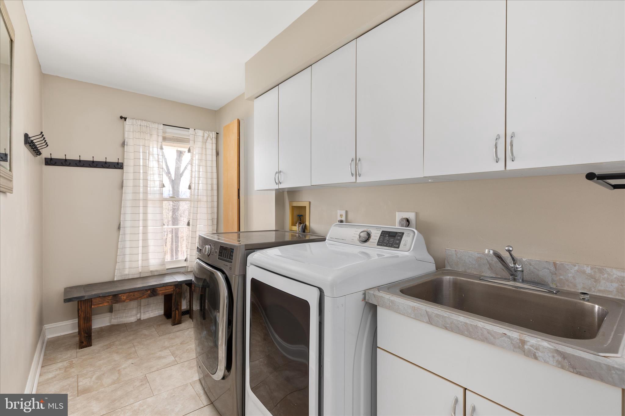 SPRING HOLLOW ESTATES - Residential