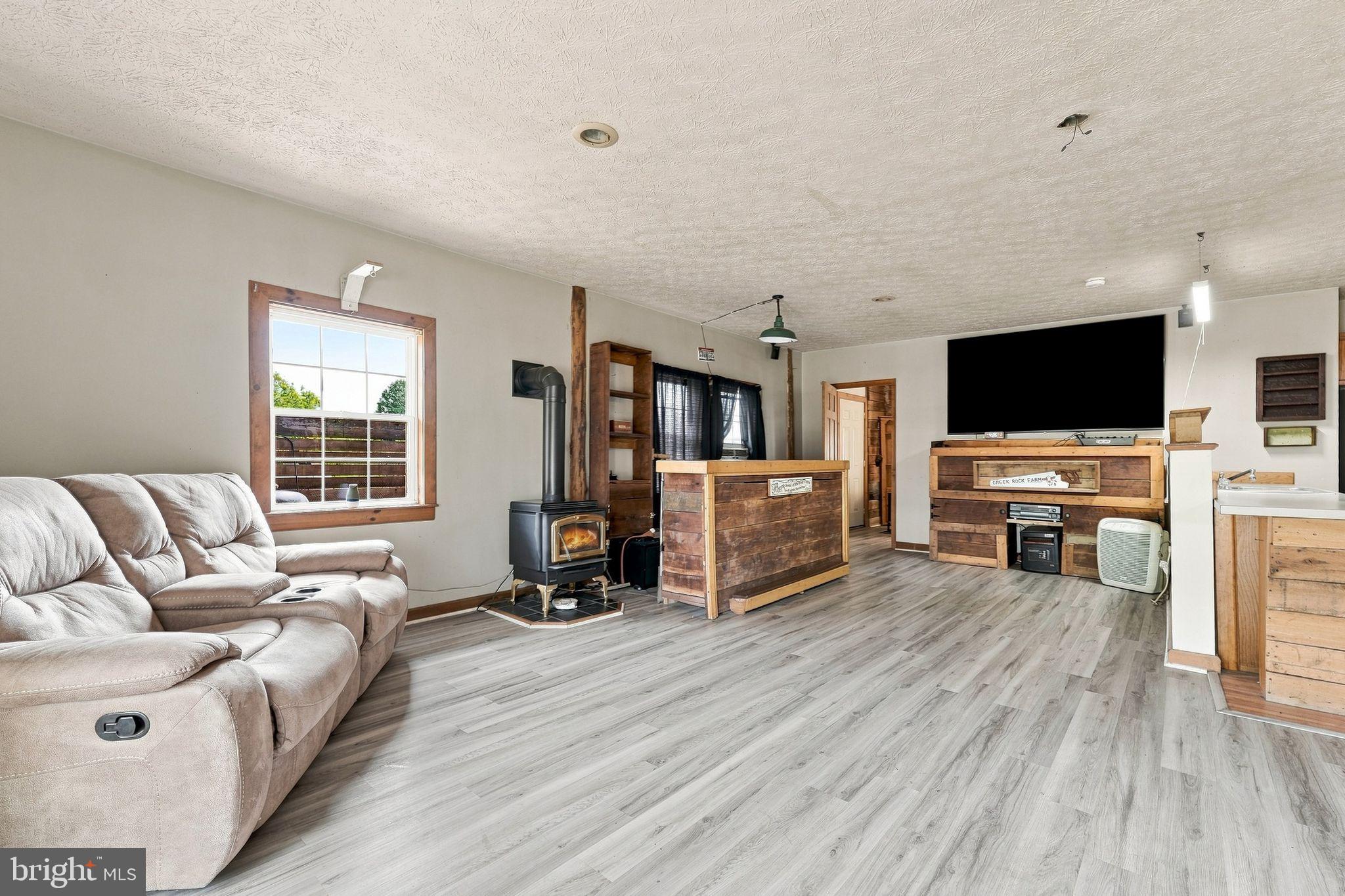 1537 KIMBALL ROAD