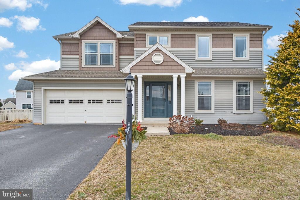 Photo of 45 Stony Run Way, YORK, PA 17406 (MLS # PAYK2097594)