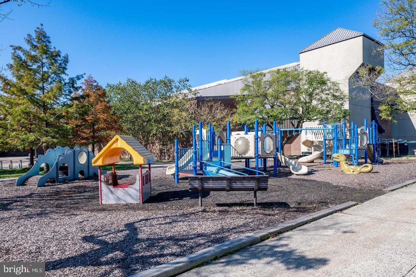 ARBORS OF ARLINGTON - Residential