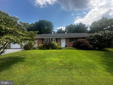 Photo of 916 Spring Garden Street, ELIZABETHTOWN, PA 17022 (MLS # PALA2071914)