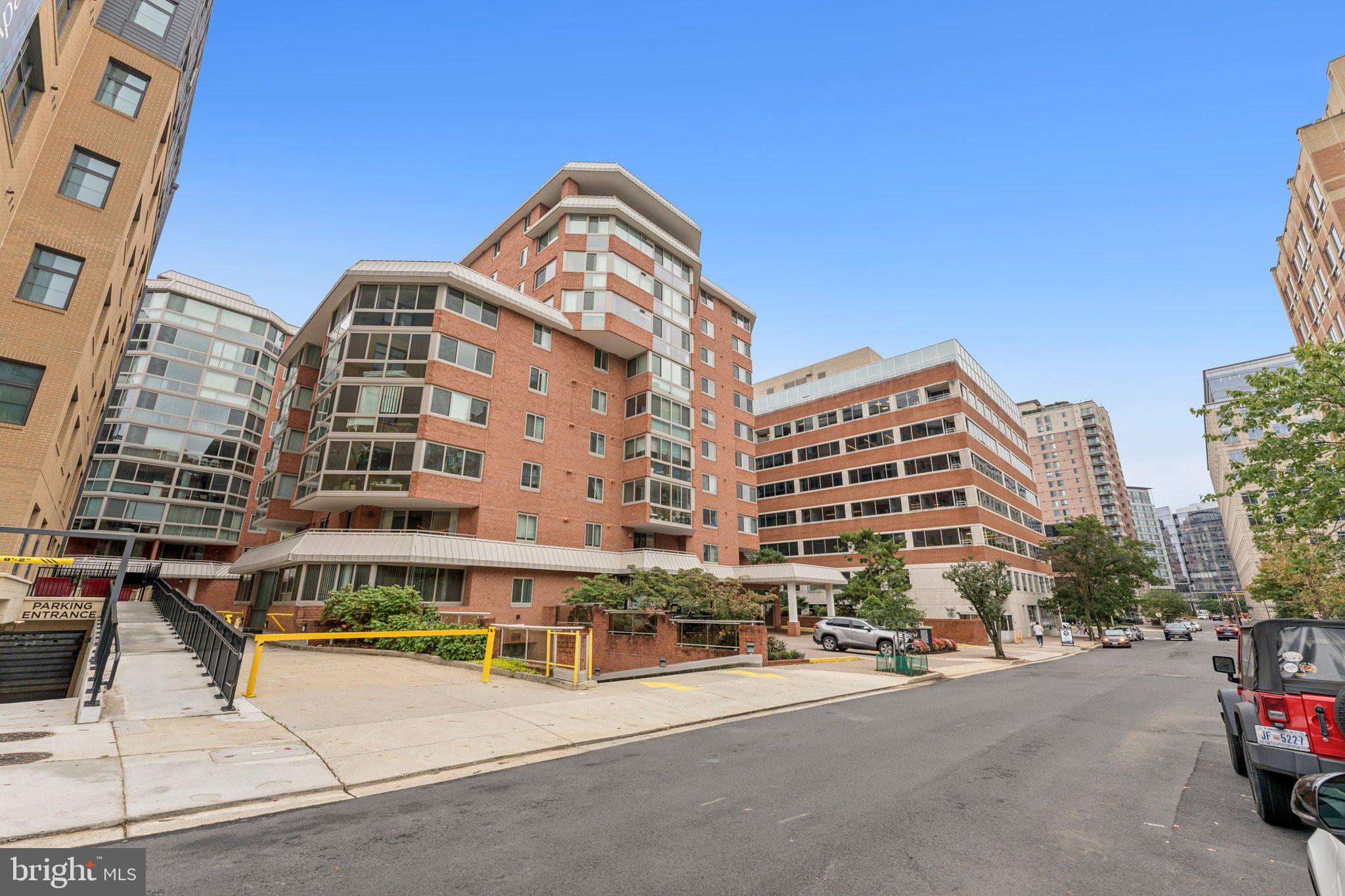 WESTVIEW AT BALLSTON METRO - Residential