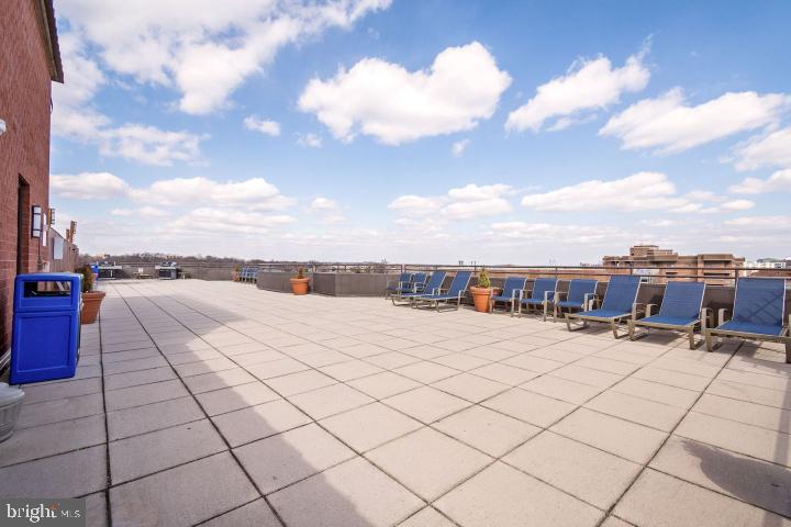 WESTVIEW AT BALLSTON METRO - Residential