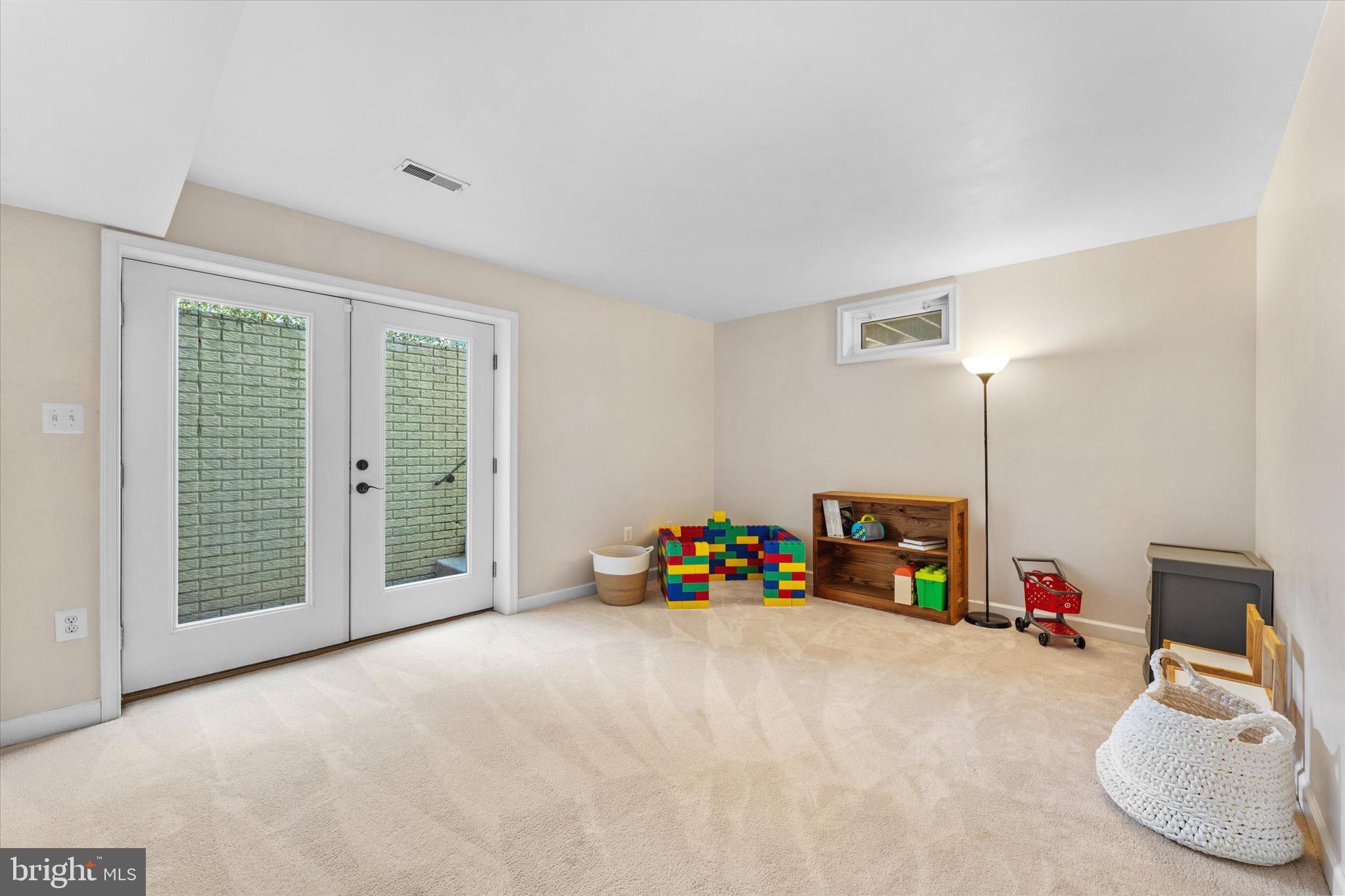 OCCOQUAN FOREST - Residential