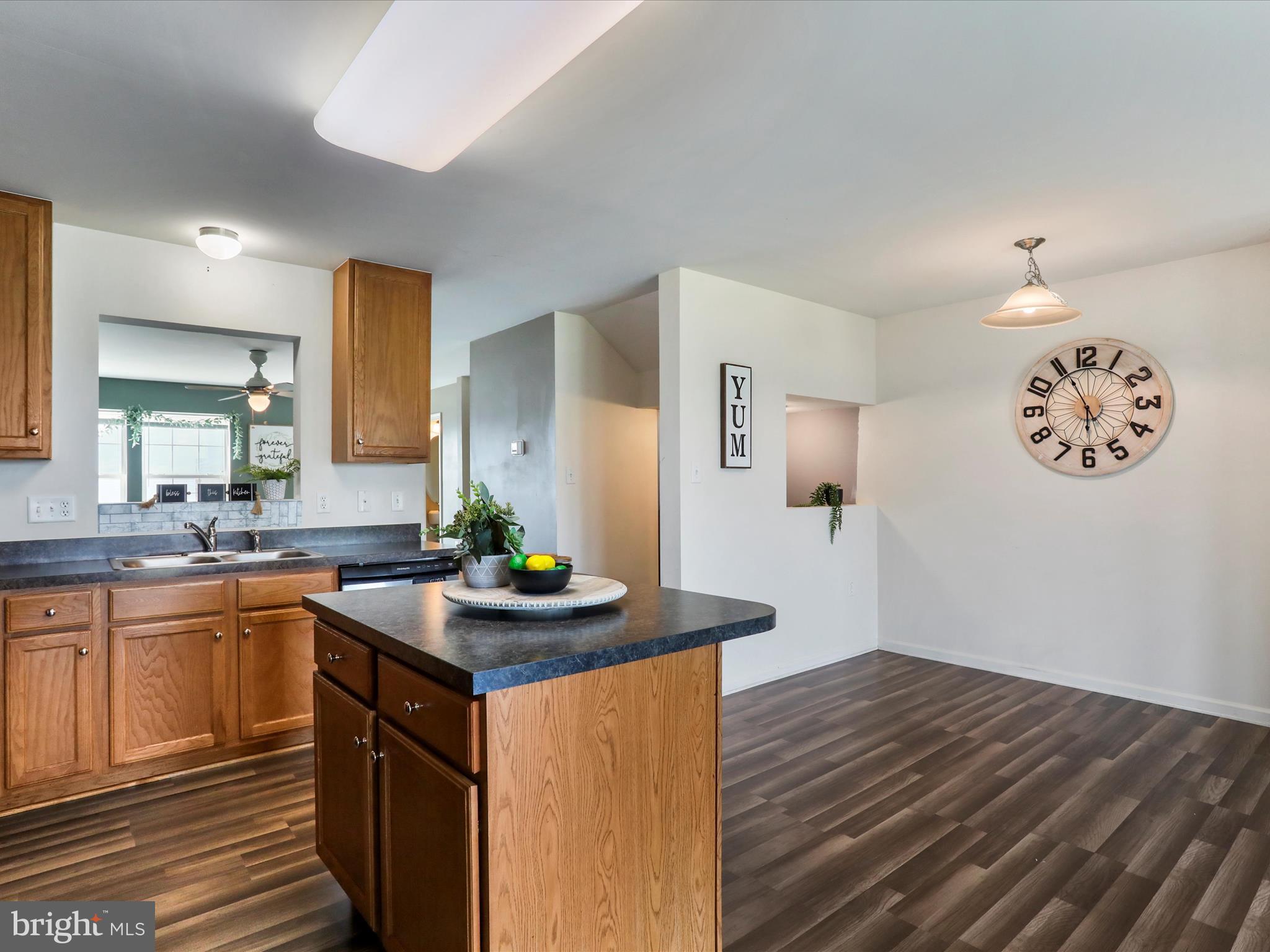 MANOR PARK - Residential