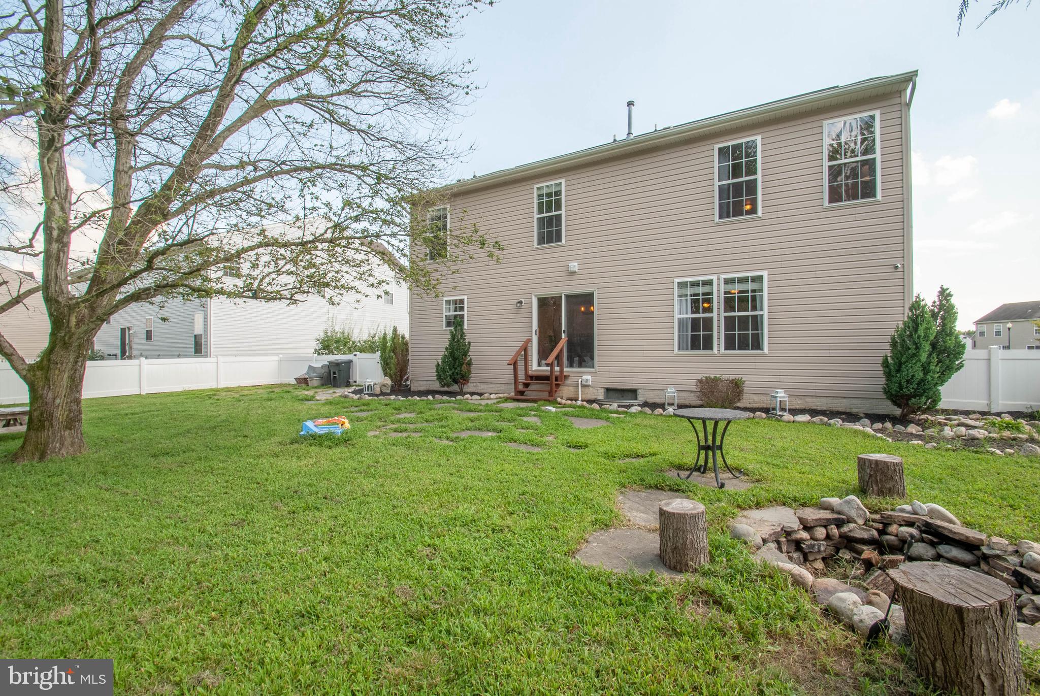 CATTAIL COMMONS - Residential