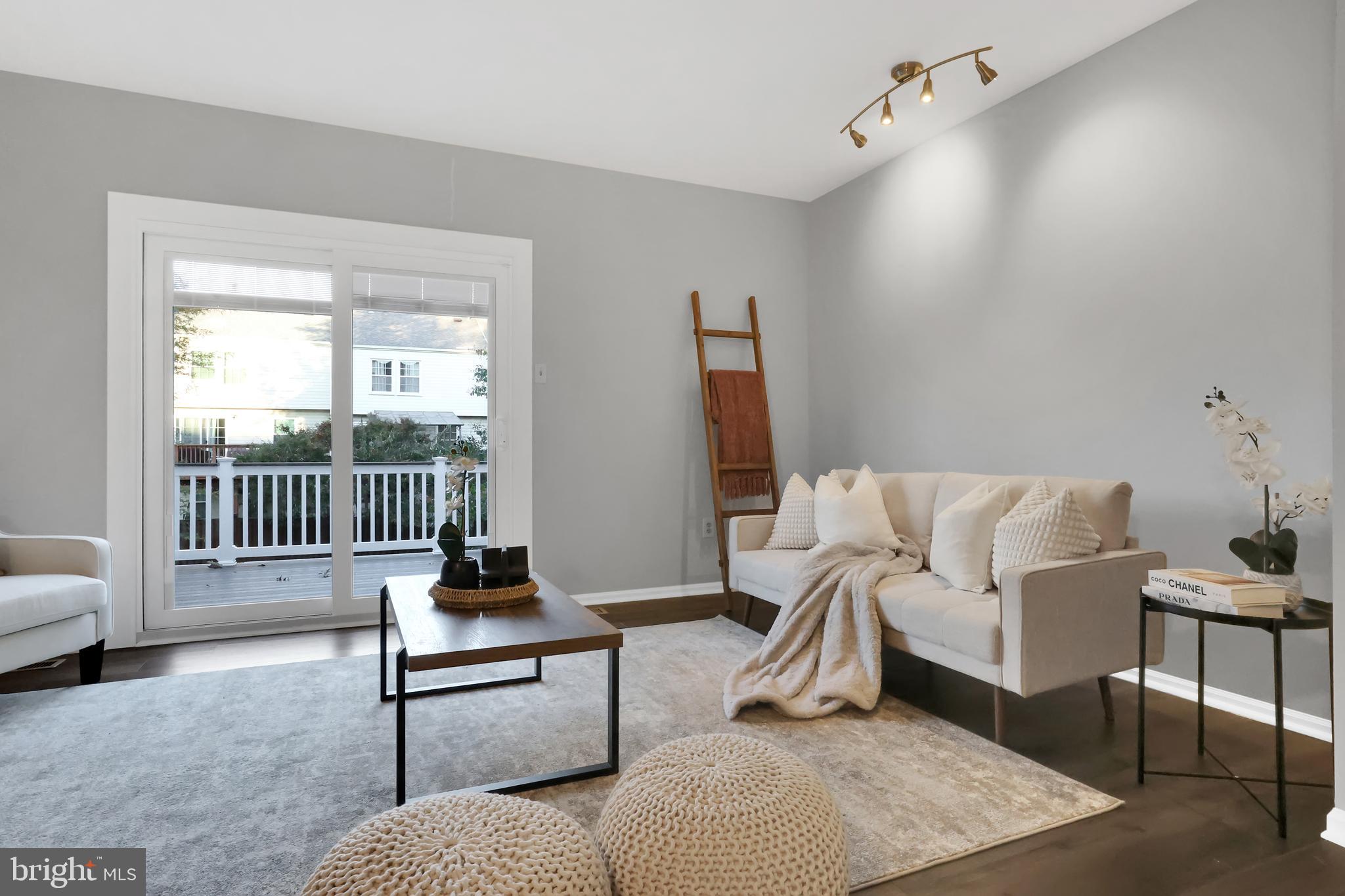 PINEY ORCHARD - Residential