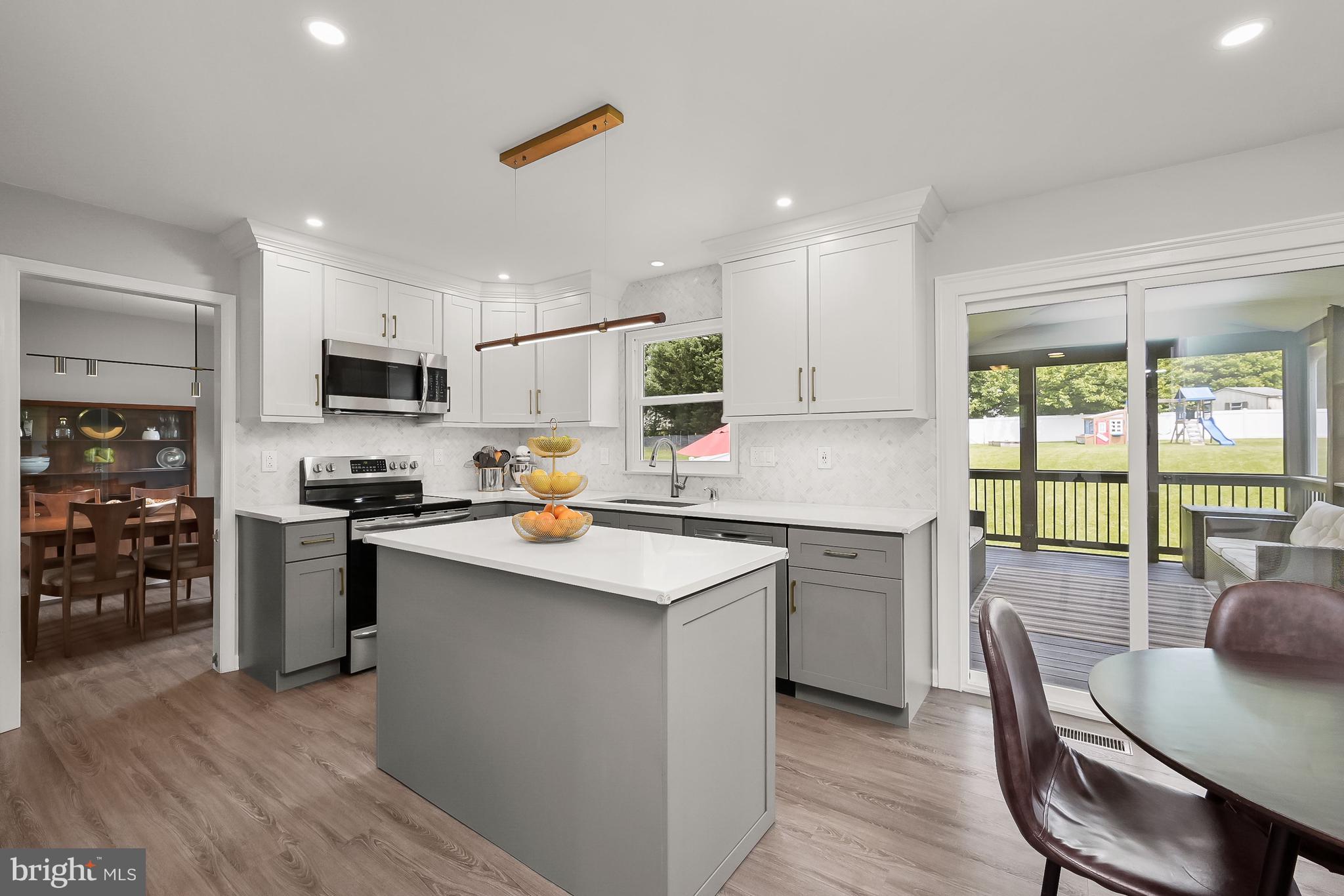 CAMBRIDGE FARMS - Residential