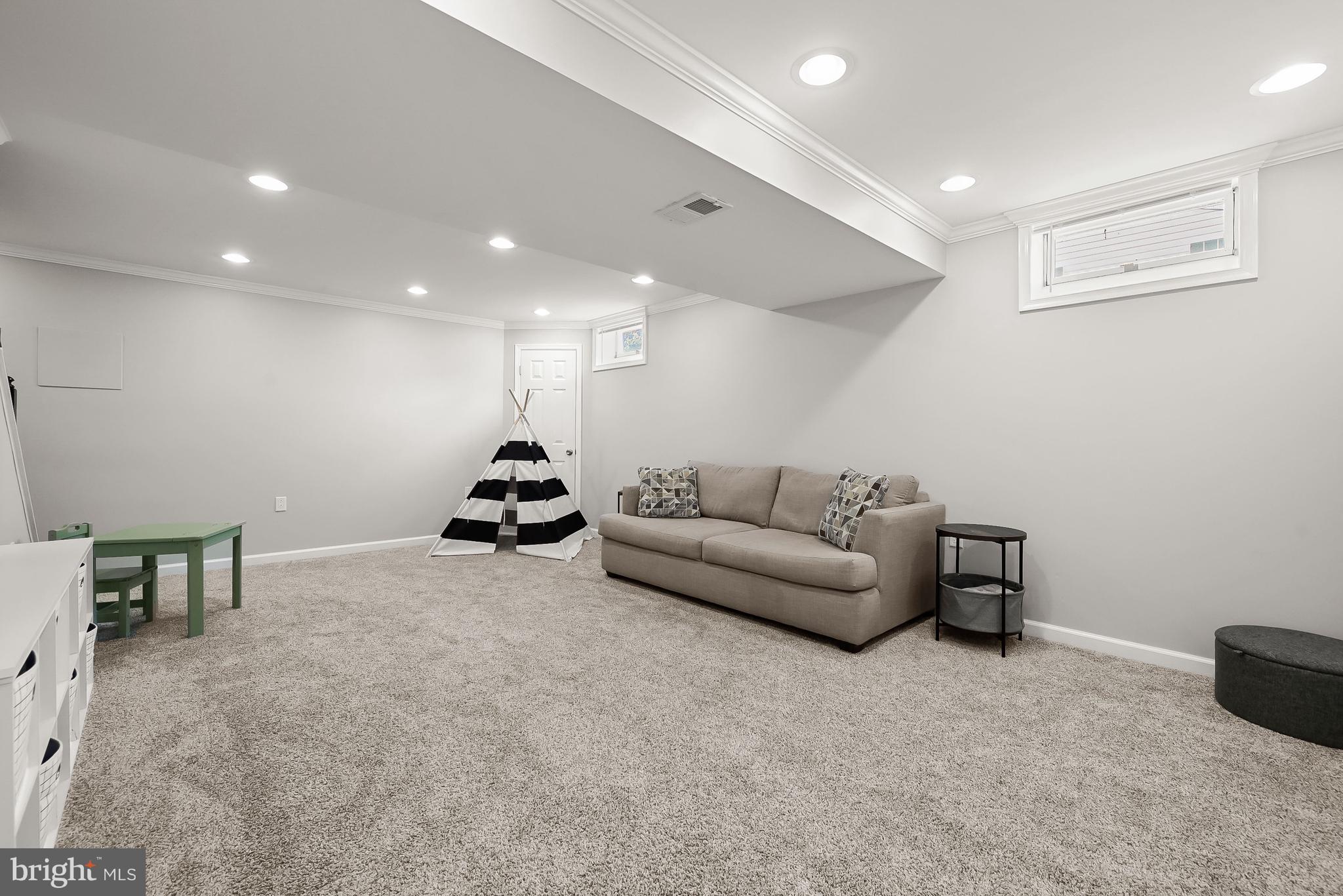 CAMBRIDGE FARMS - Residential