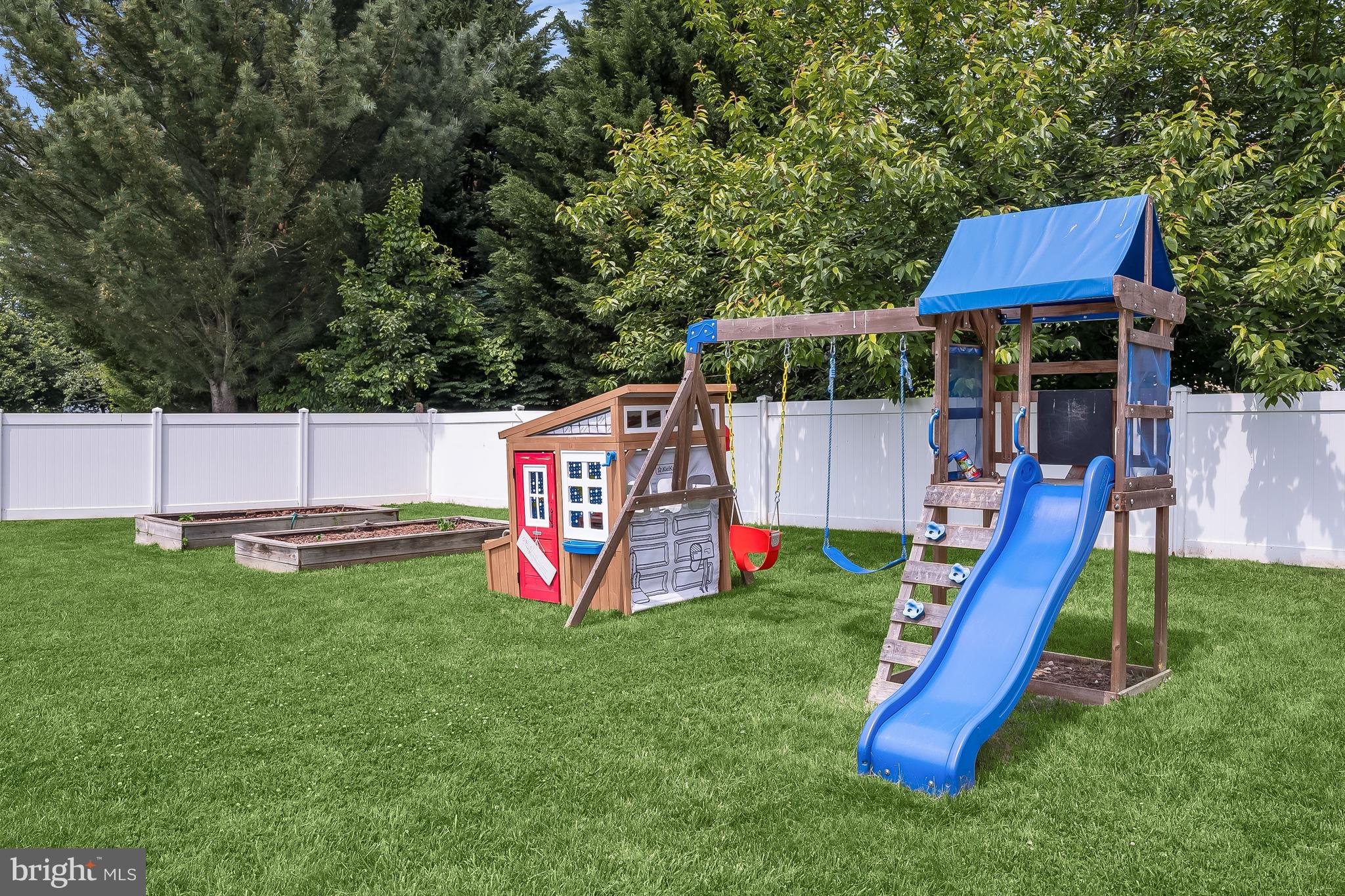 CAMBRIDGE FARMS - Residential