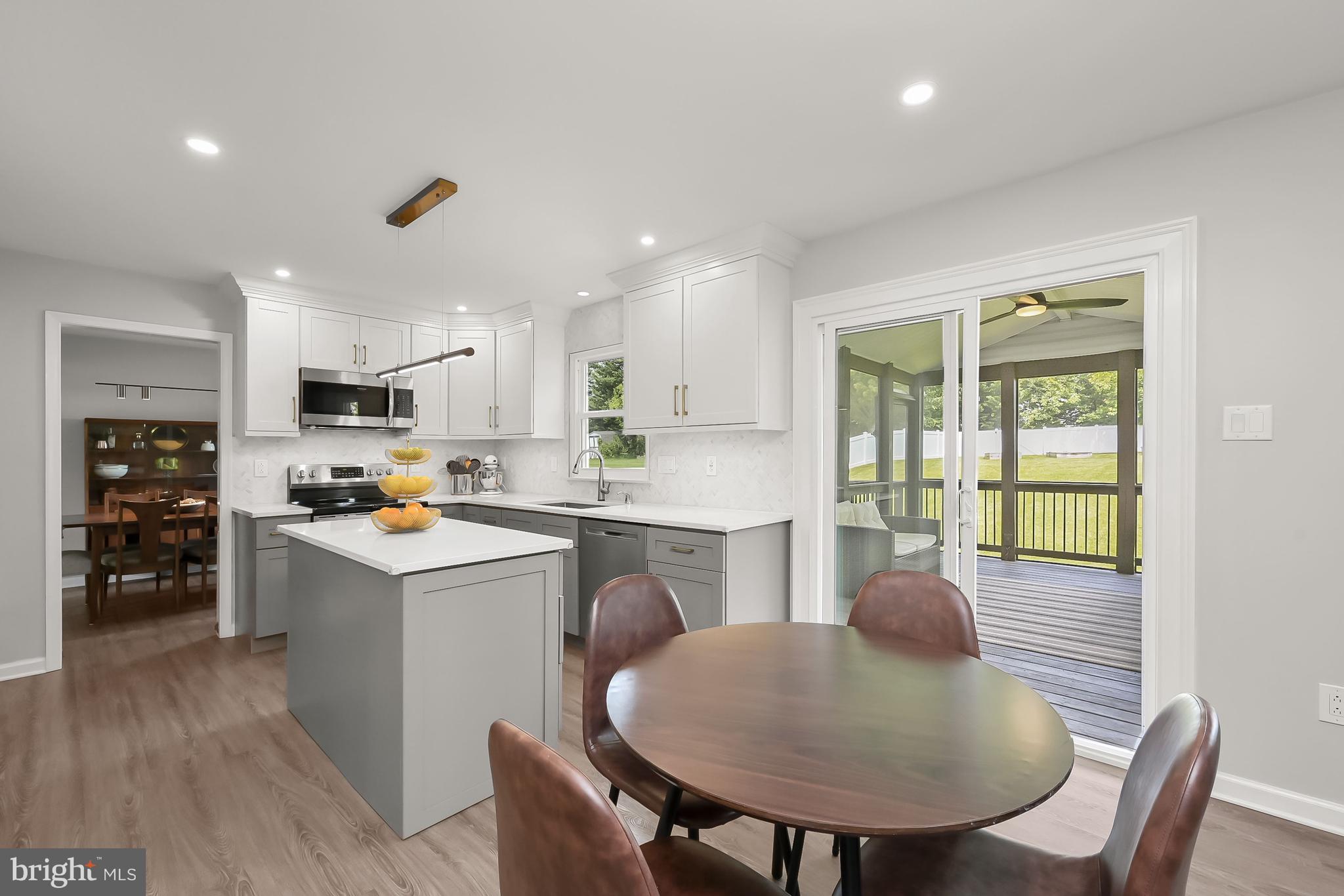 CAMBRIDGE FARMS - Residential