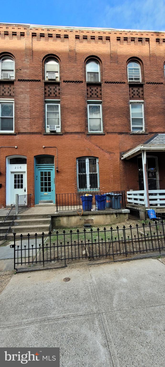 UNIVERSITY CITY - Commercial Sale