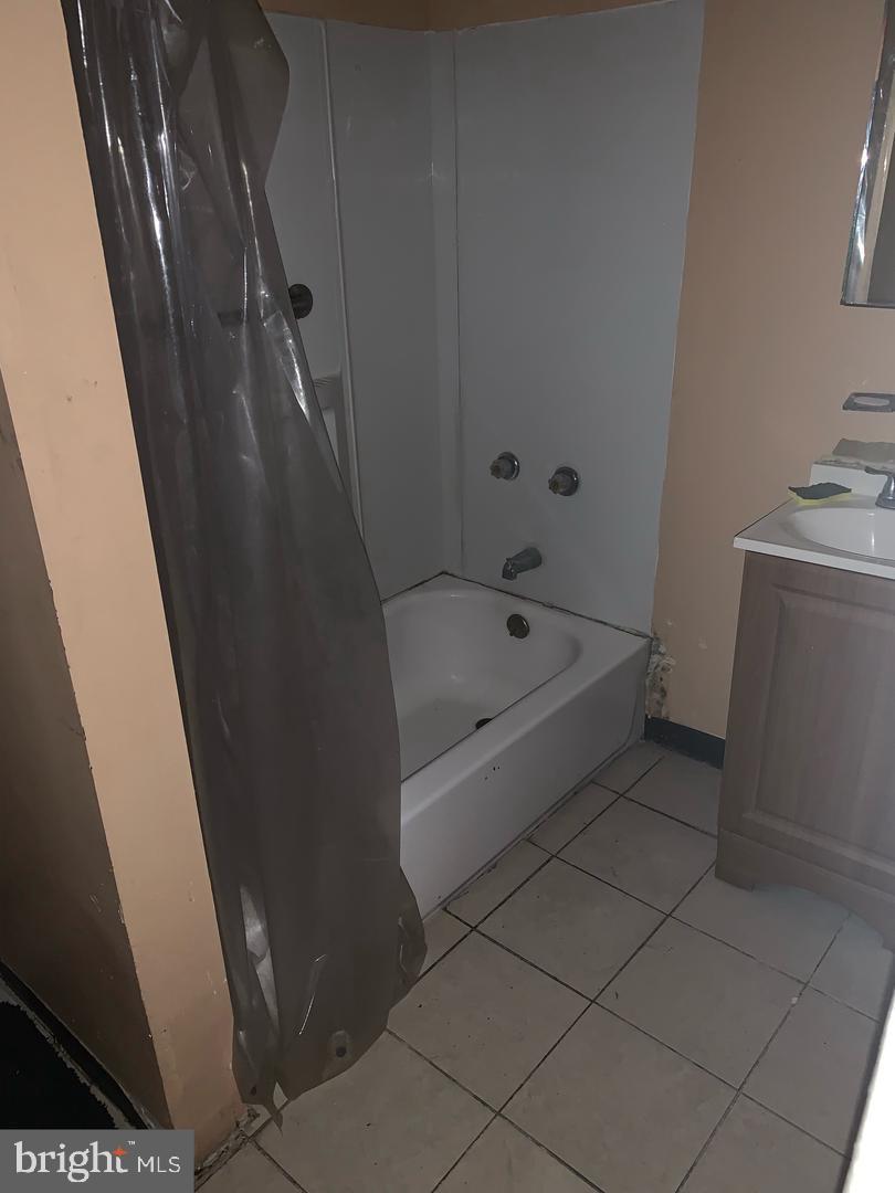 EAST BALTIMORE MIDWAY - Residential