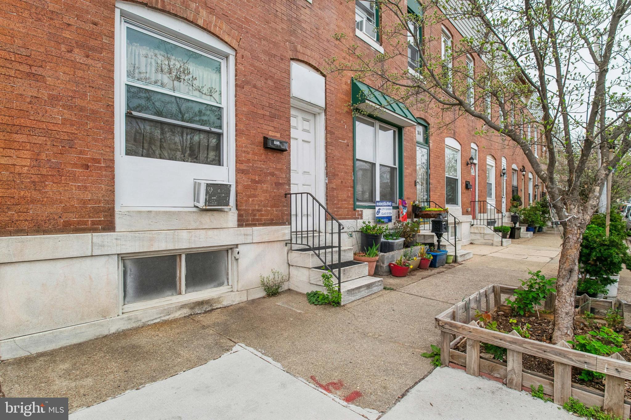 102 EAST AVENUE N