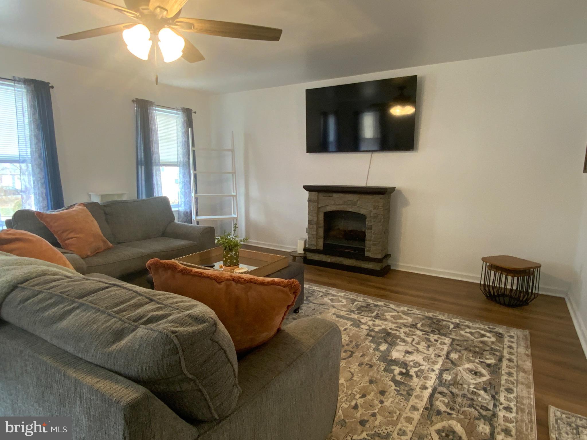 ADMIRALS QUAY - Residential