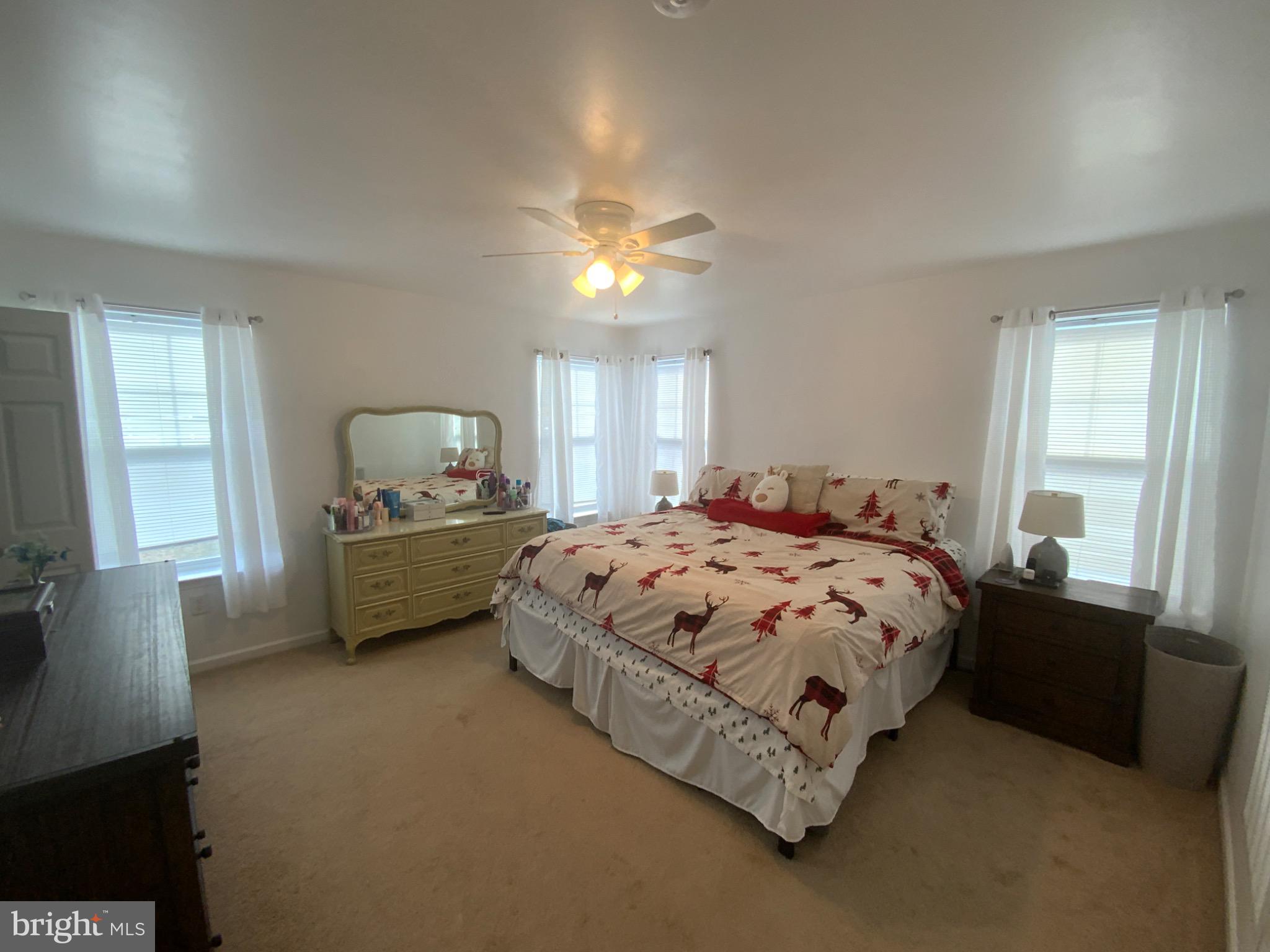 ADMIRALS QUAY - Residential