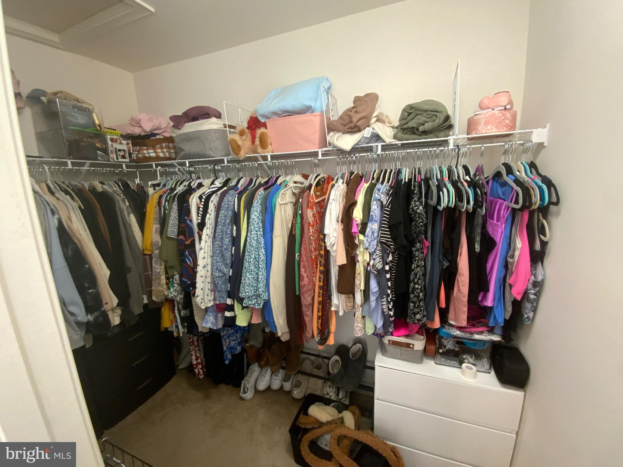 ADMIRALS QUAY - Residential